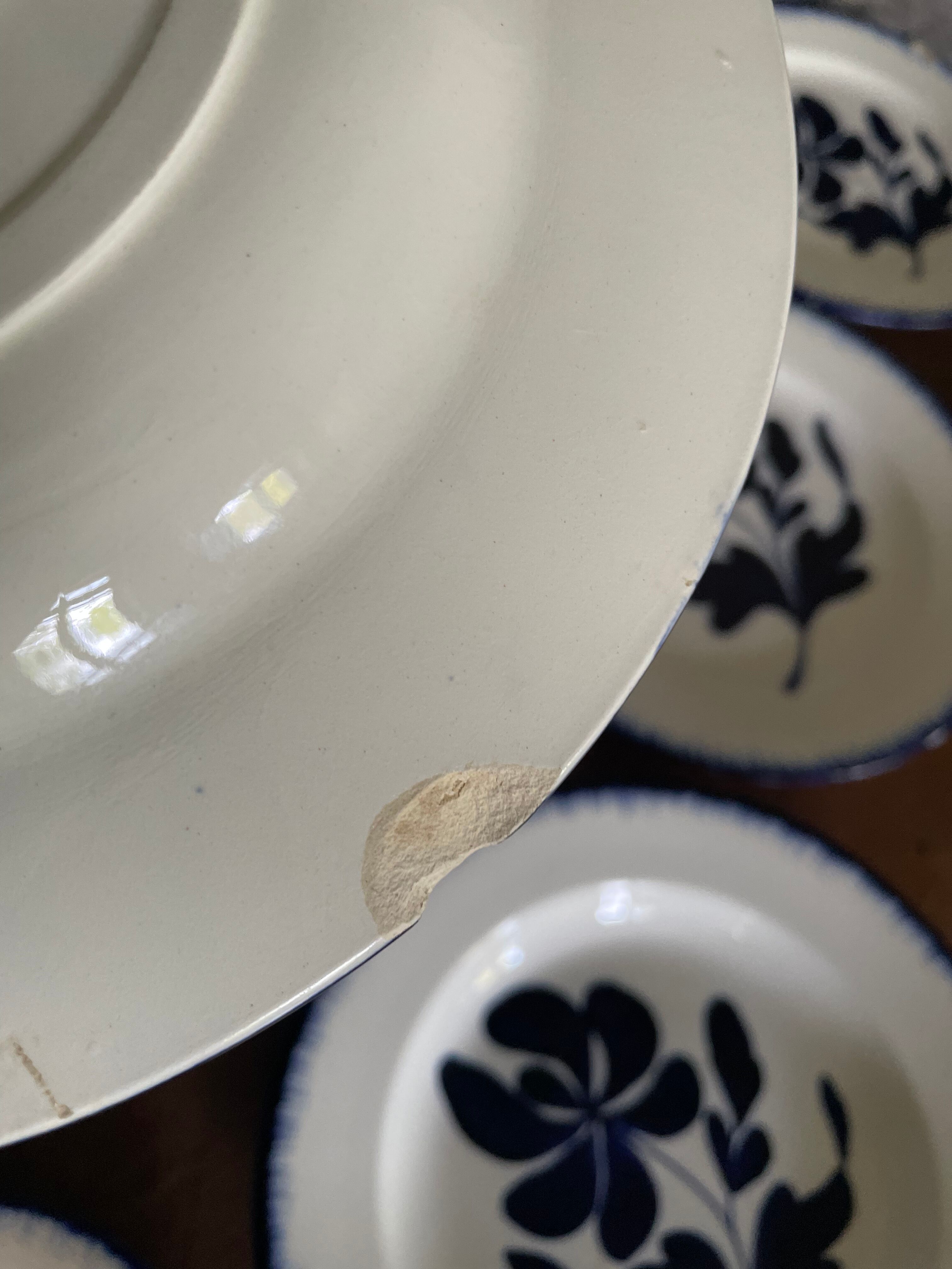 Plates model thebes salins iron earth