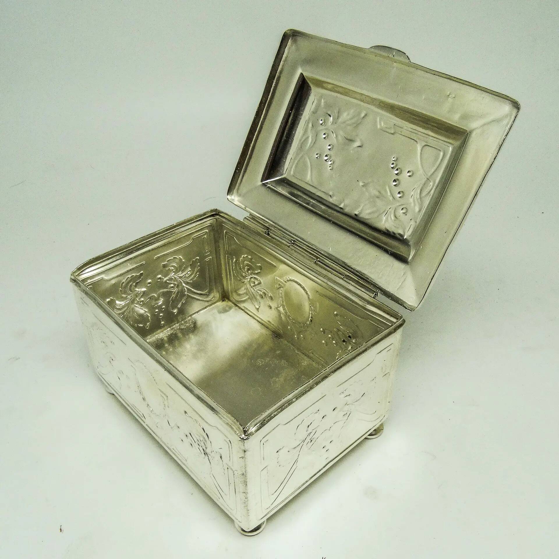 Sugar bowl, Art Nouveau, silver-plated brass, Poland, early 20th century