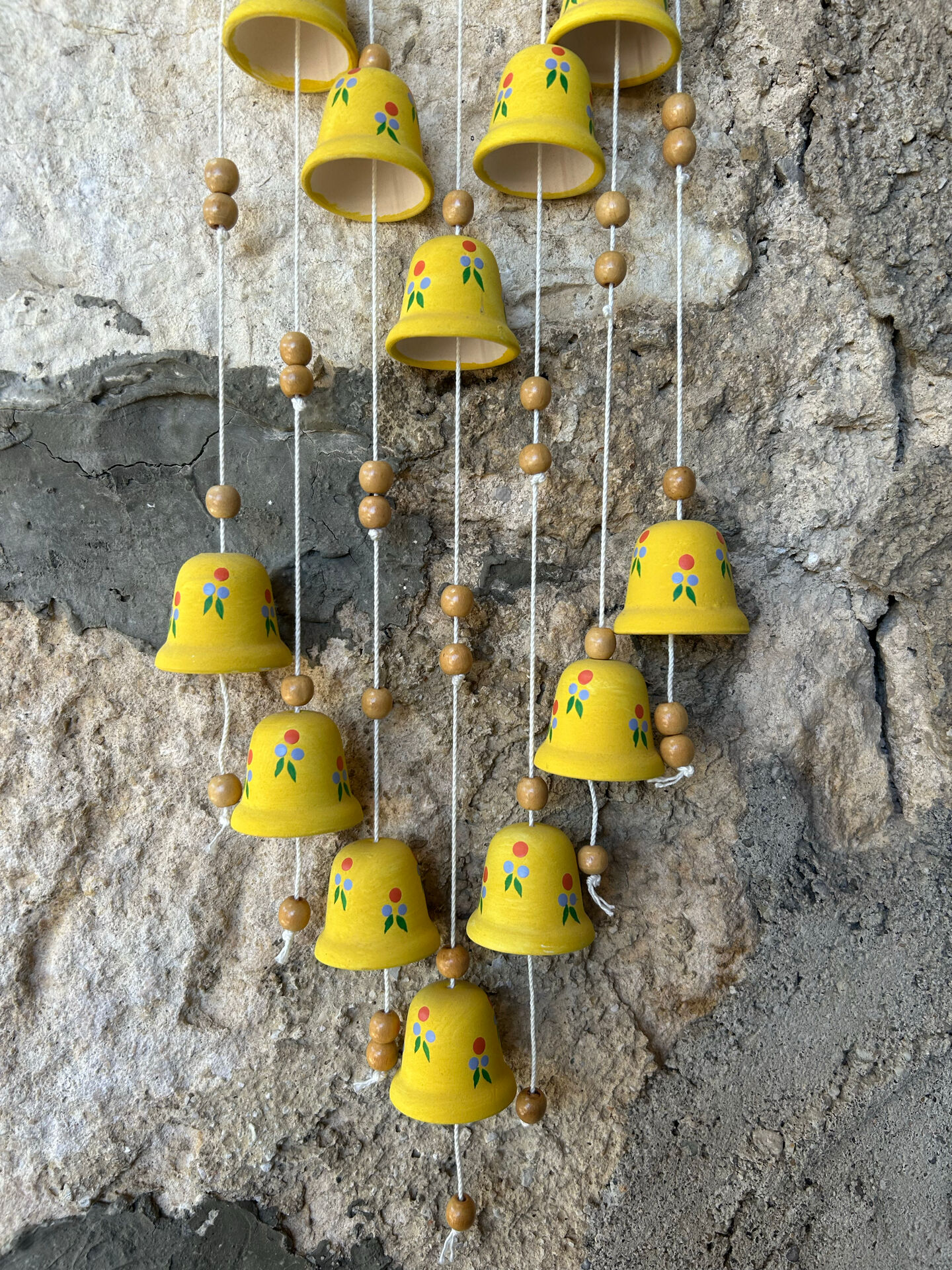 Cascade suspension with bell