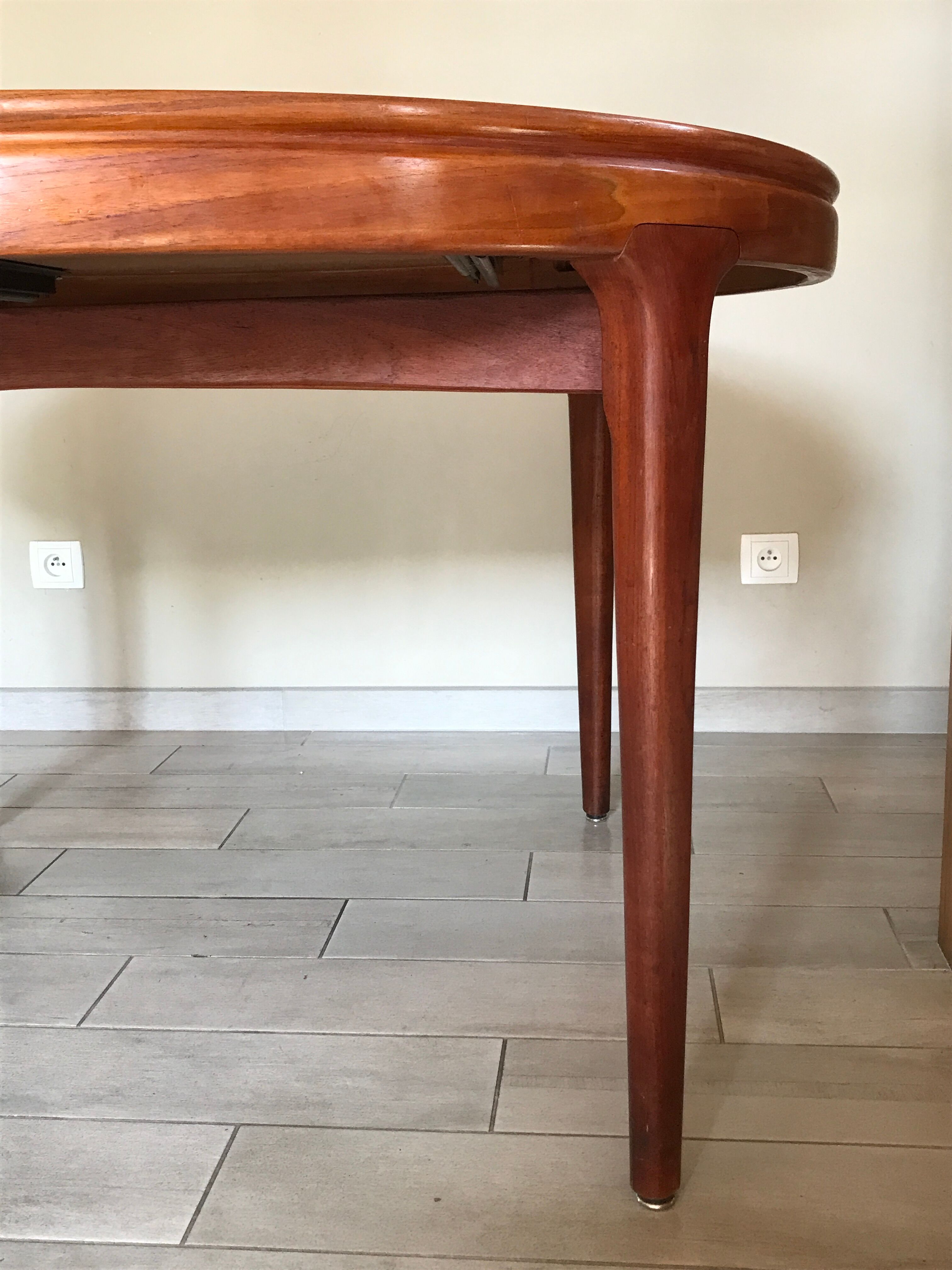 Scandinavian table Samcom design Arne Hovmand Olsen Denmark 60s