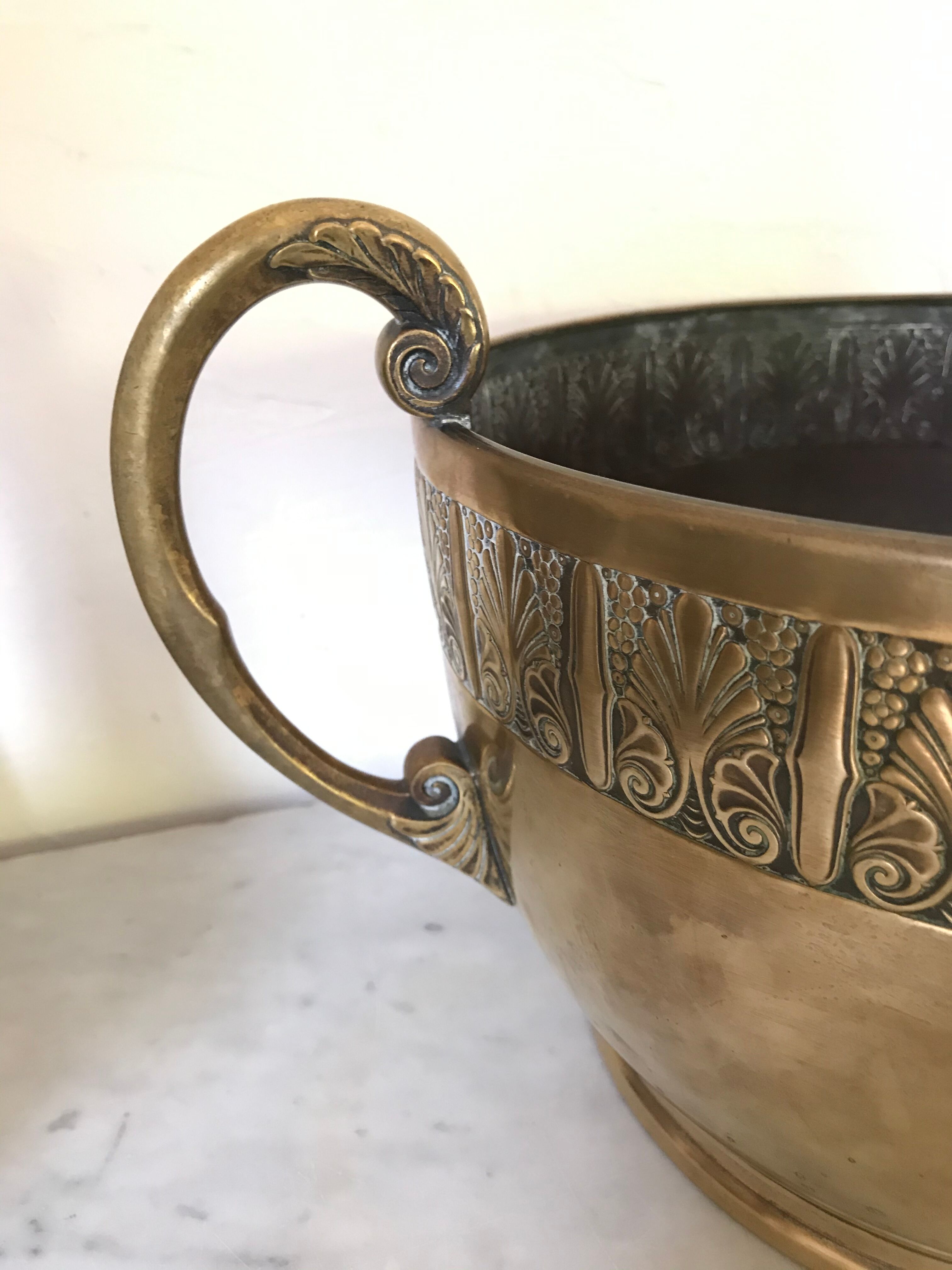 Bronze planter
