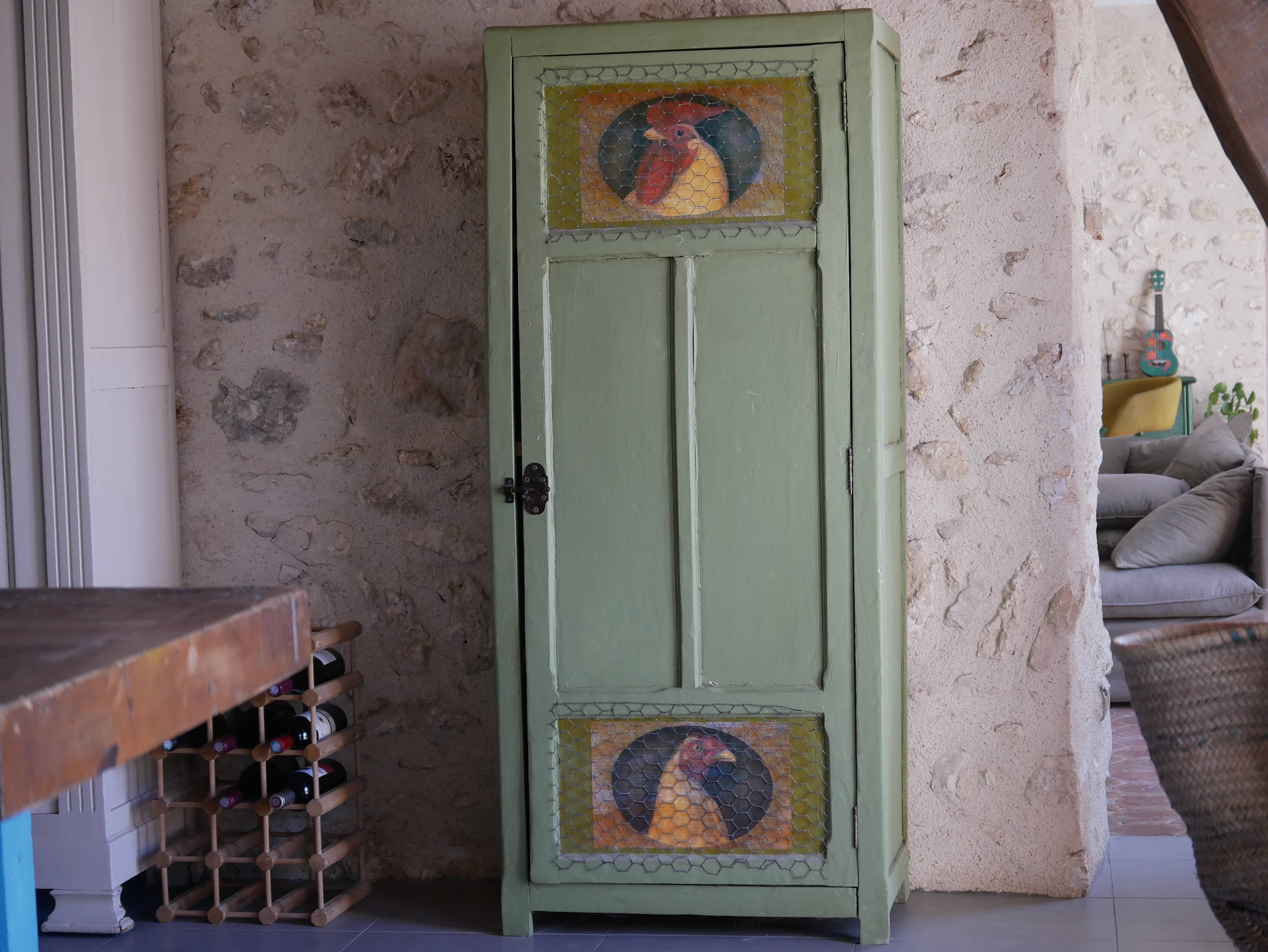 Armoire parisienne