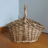 Basket with wicker basket handle