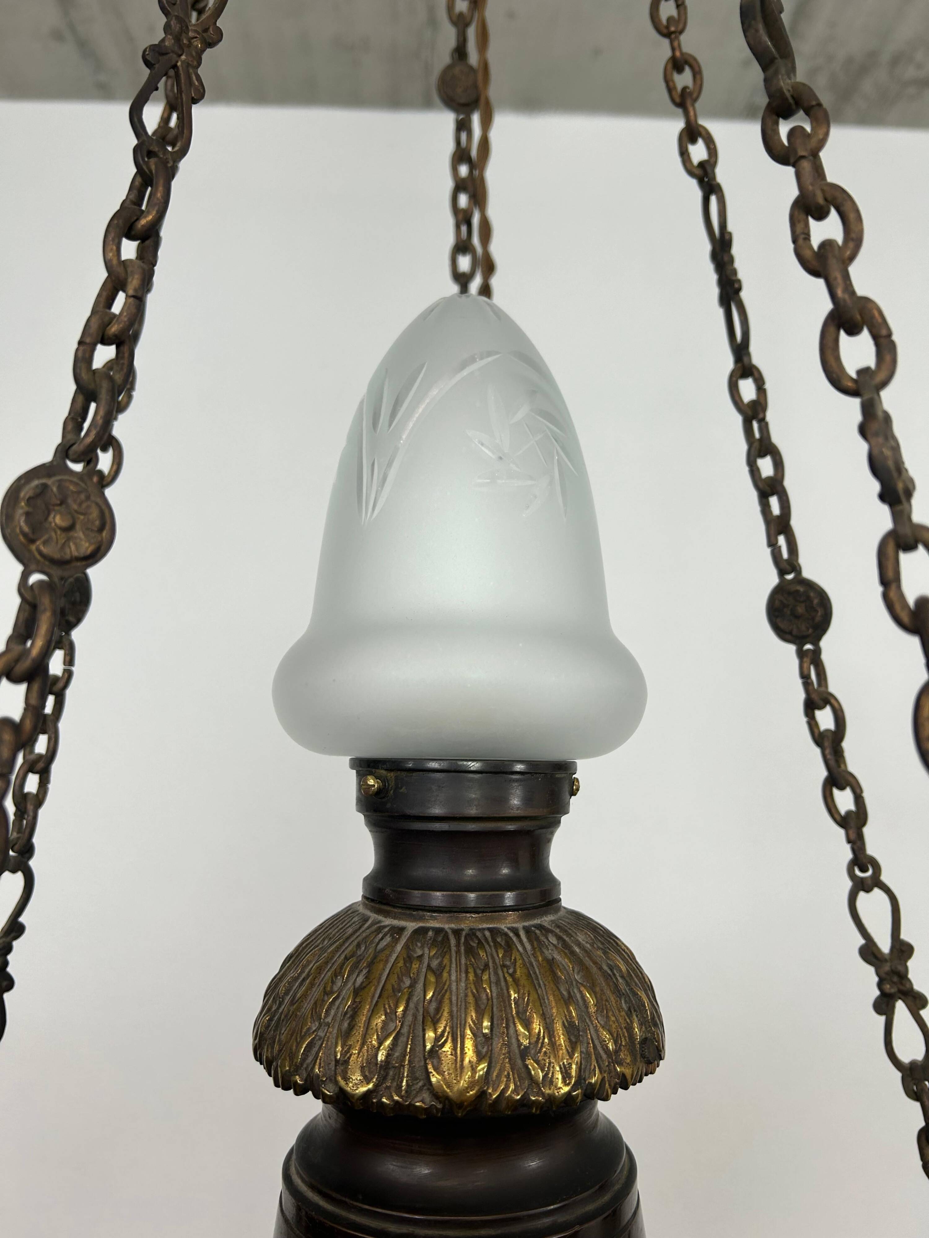 Extraordinary Art Deco chandelier with bronze eagles.