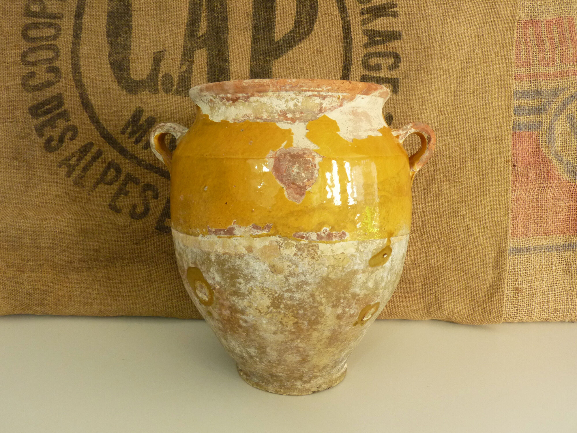 Vernified yellow candied pot