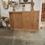 Meuble de métier à portes coulissantes