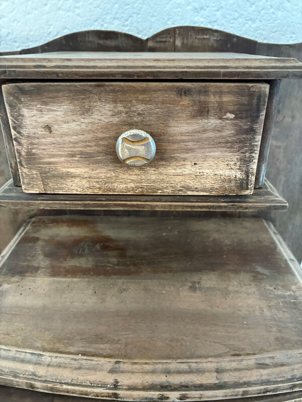 Petit meuble en bois- chevet/meuble d’appoint