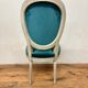 8 chaises à médaillon de style Louis XVI