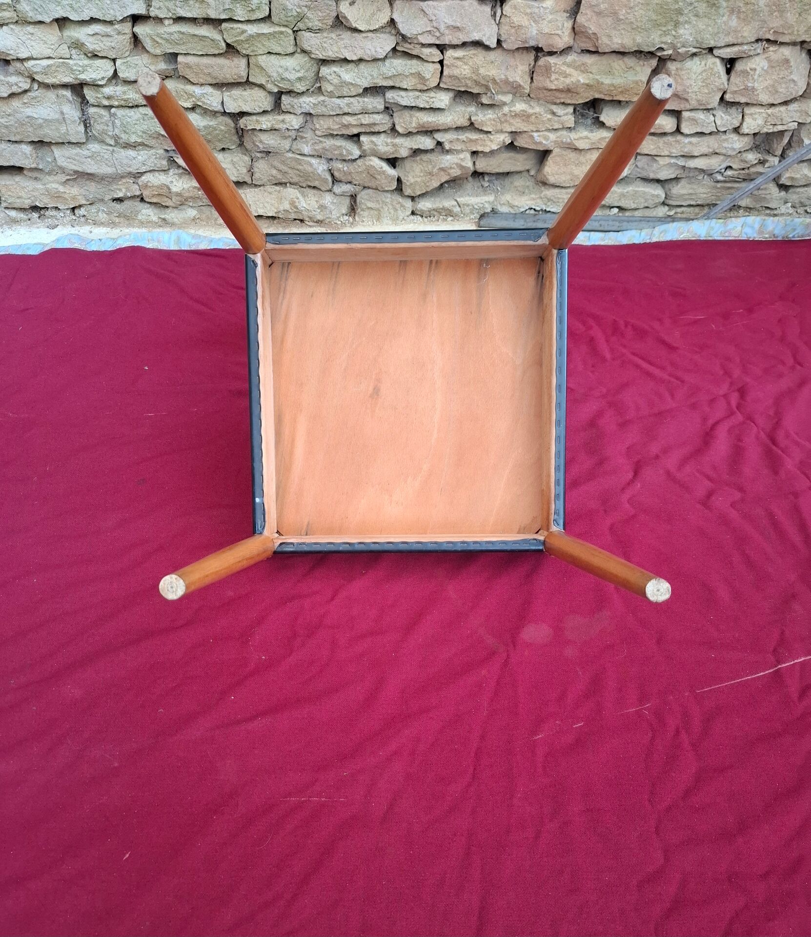 Chaise scandinave hêtre et skaï