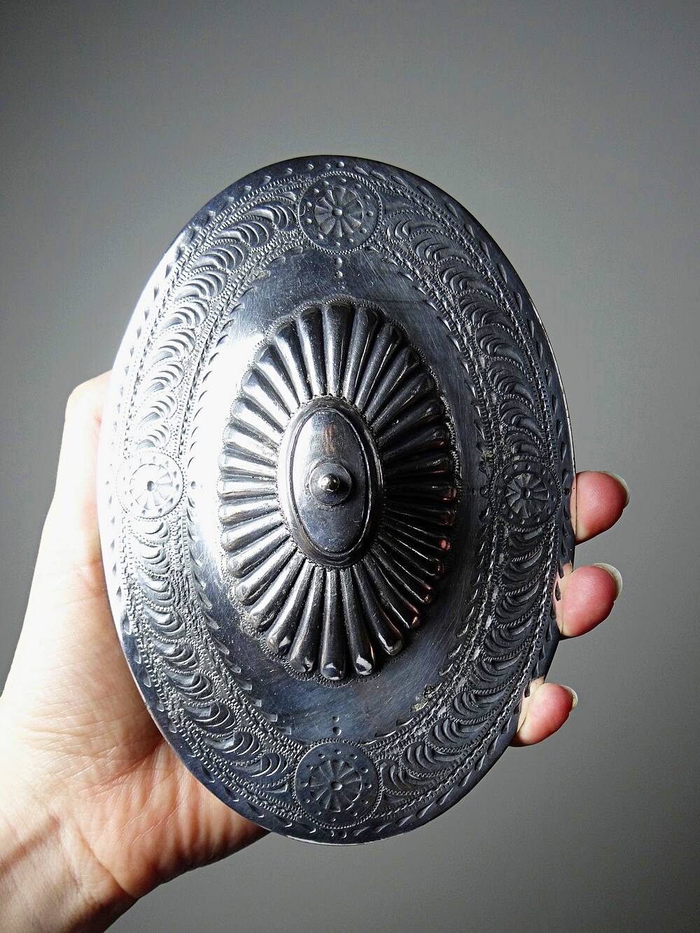 Victorian bonbonnière by George T. & Co, cobalt glass and silver-plated metal, 19th century.