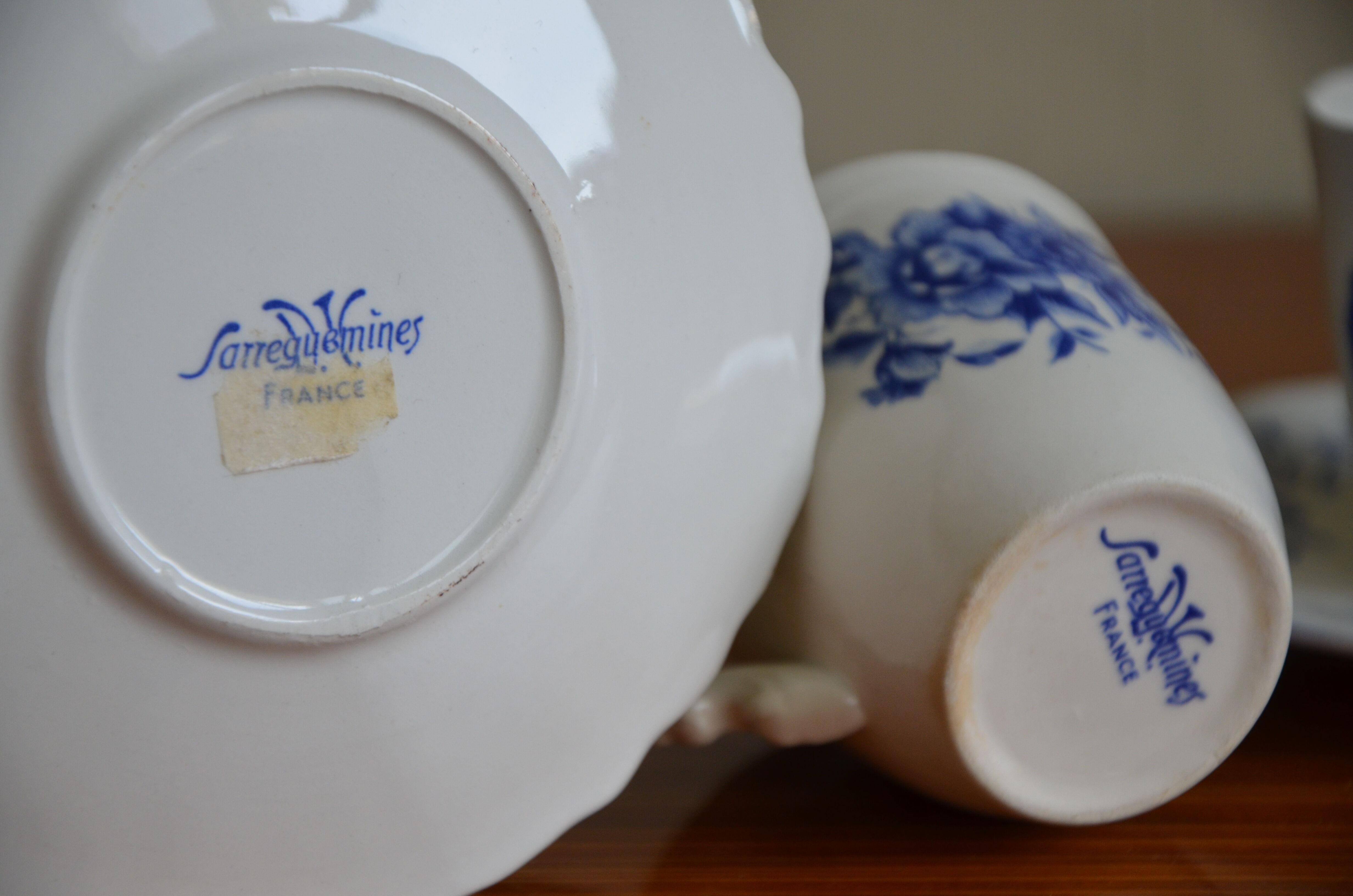 Lot of 2 cups and sub-cups Sarreguemines