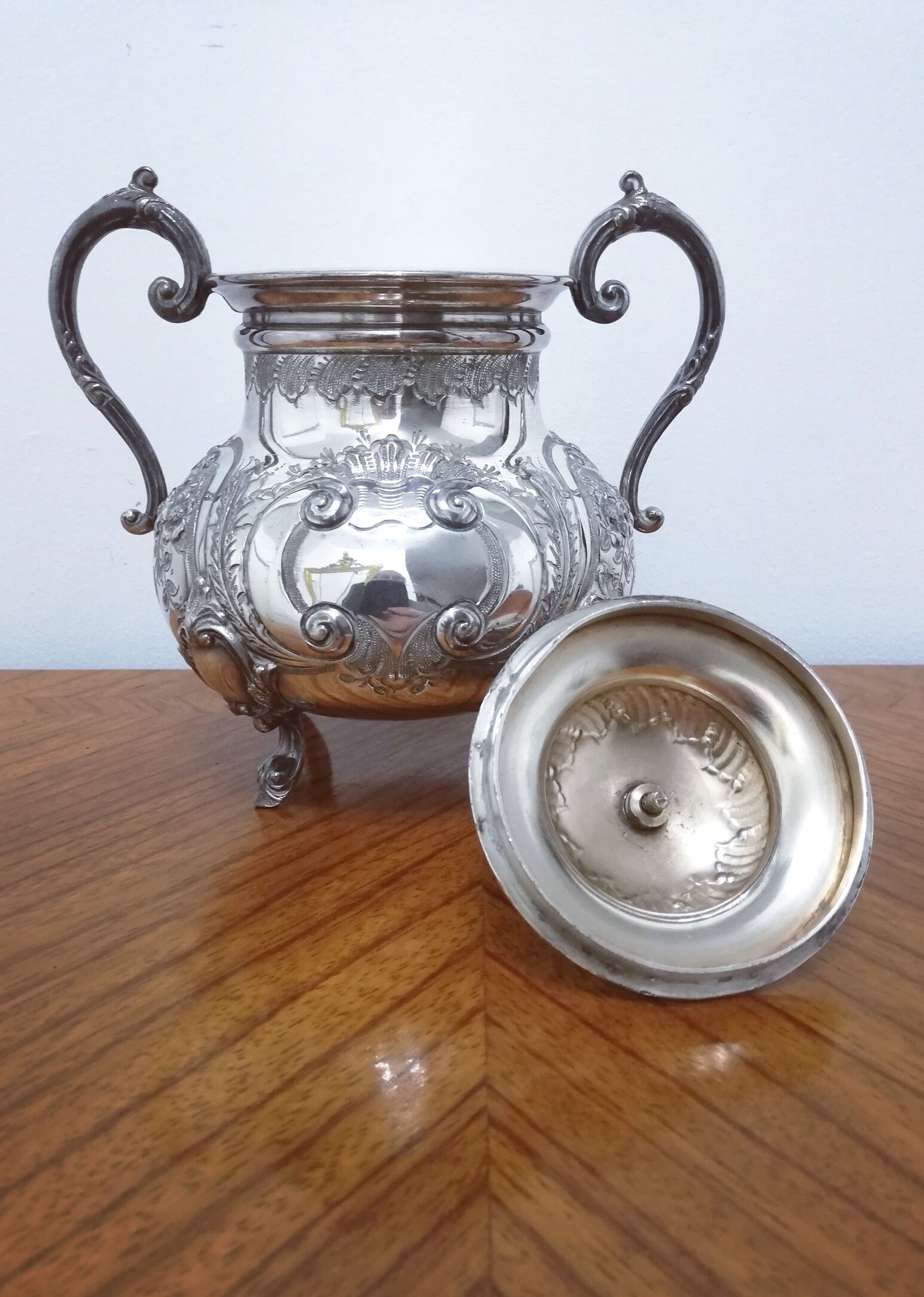 Silver metal sugar bowl louis XV style