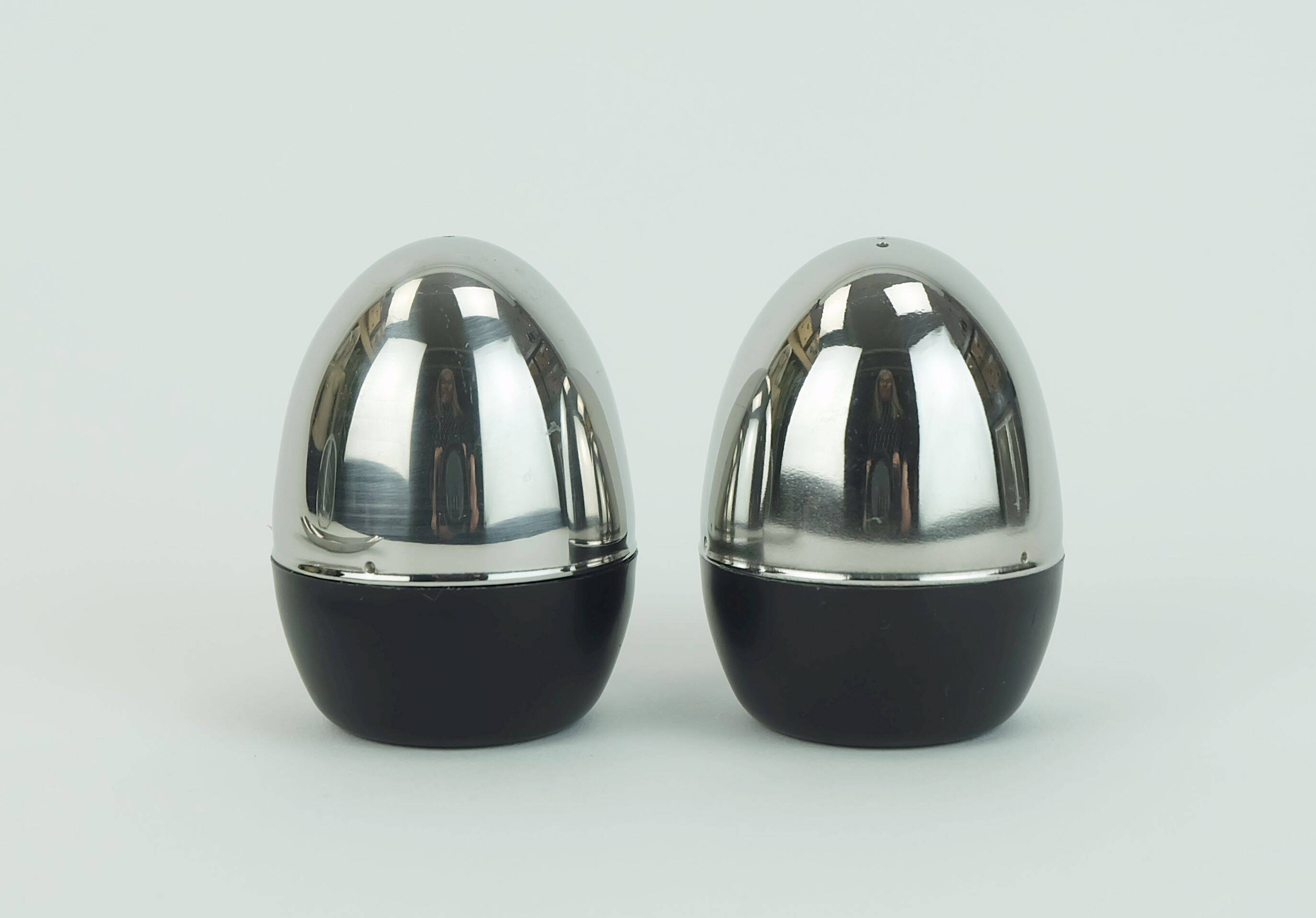 outstanding SET salt and pepper by quist 1960s 70s space age pop art era