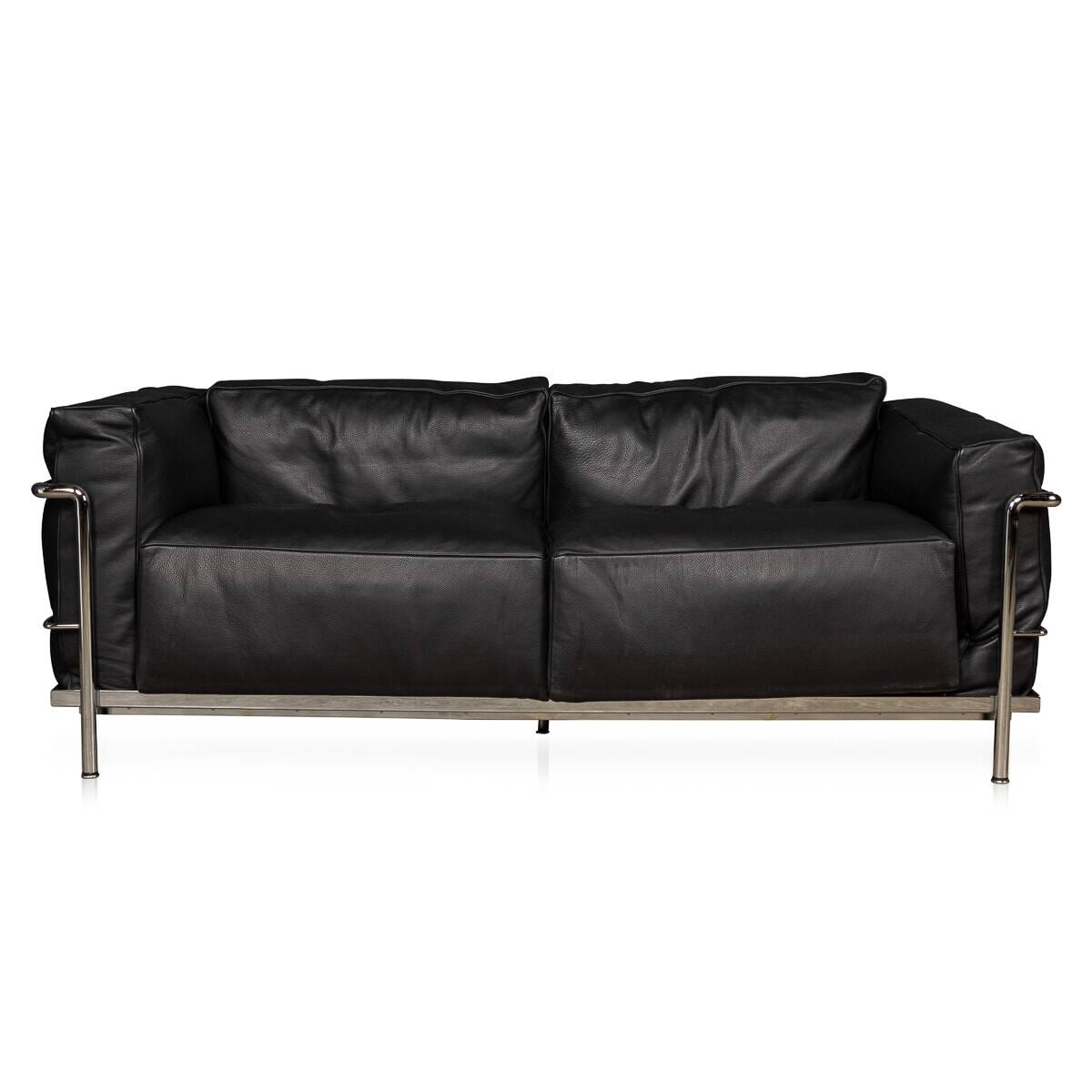 3 fauteuil grand confort, deux places cassina sofa. le corbusier