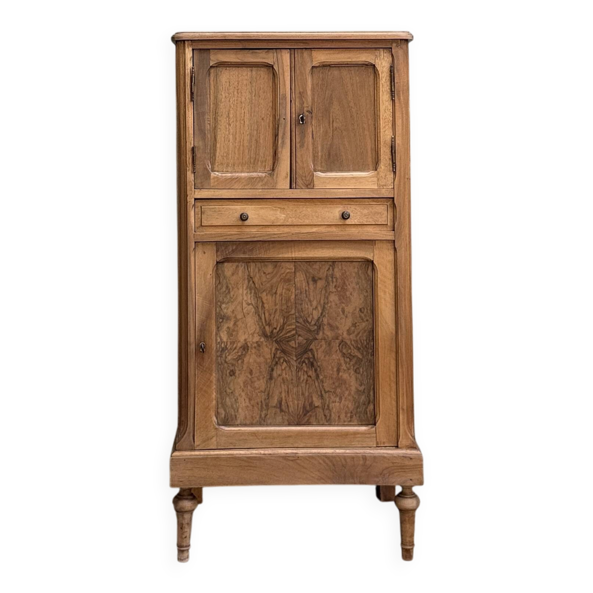 Small high buffet in walnut (renovated)