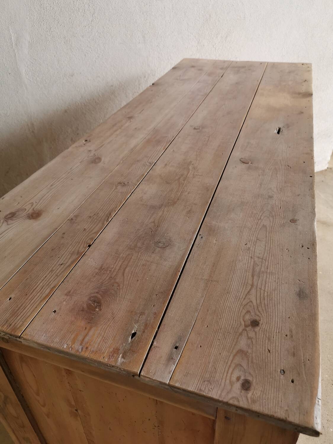 Kitchen Counter / Island