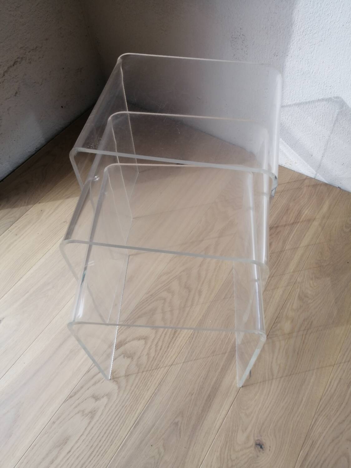 3 nesting tables in plexiglass