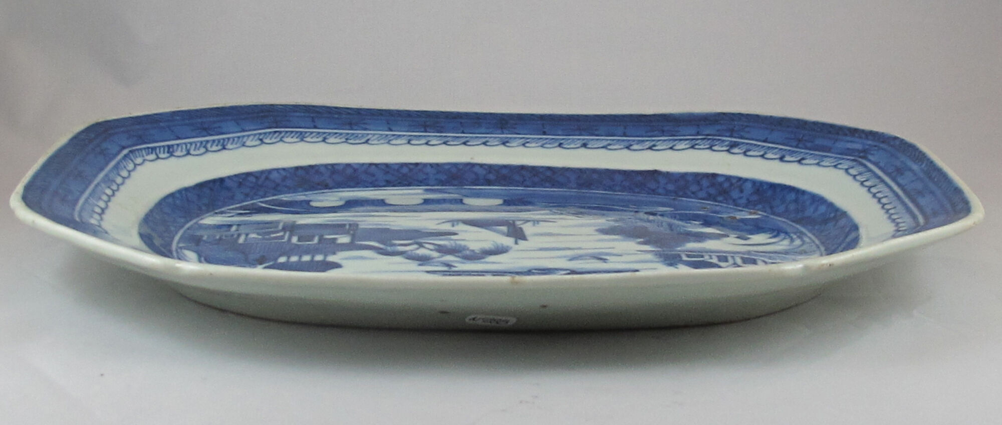 Large white-white Chinese dish from China 18th century