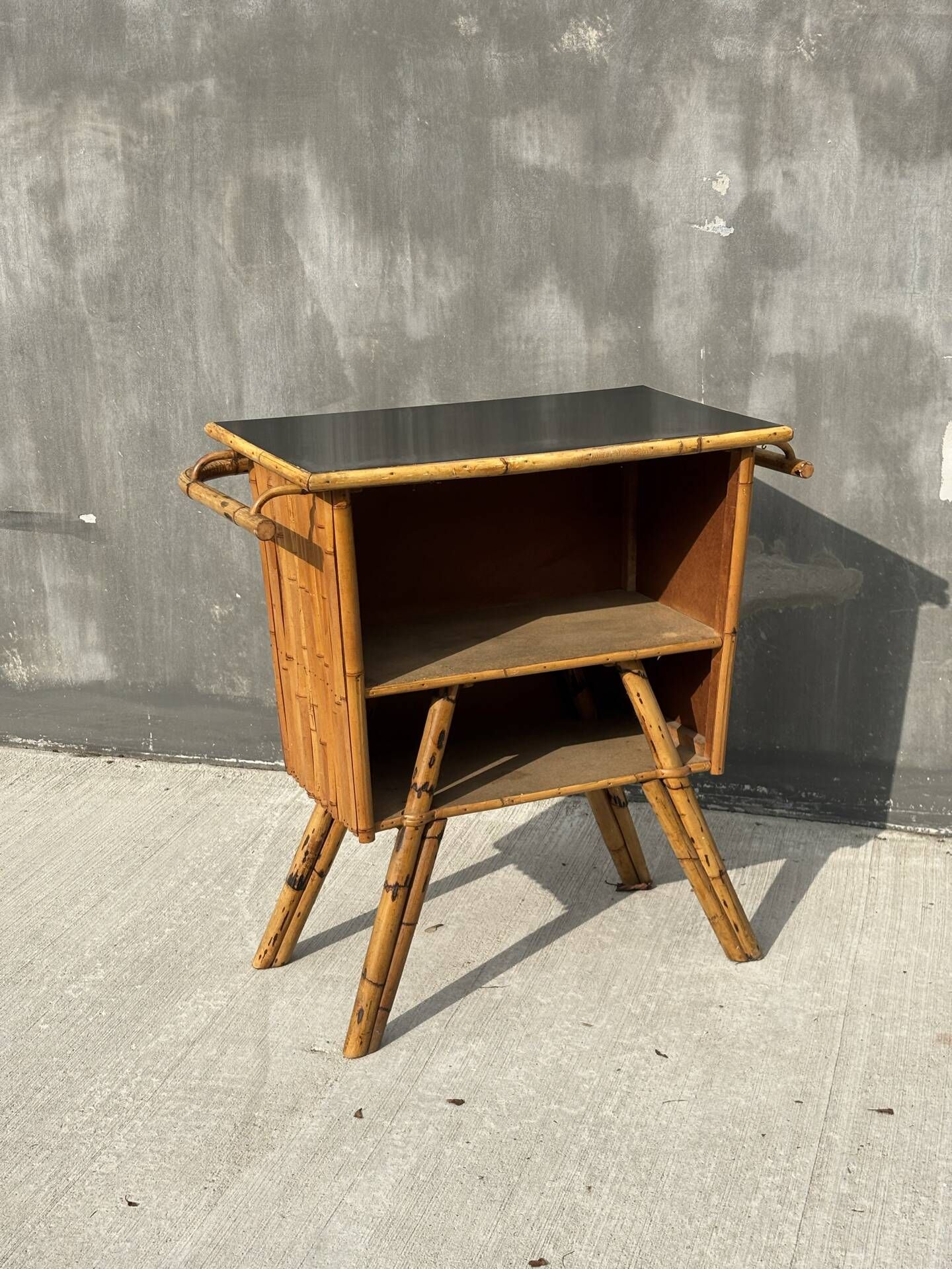 Vintage bamboo Tiki bar – 1950s-1960s