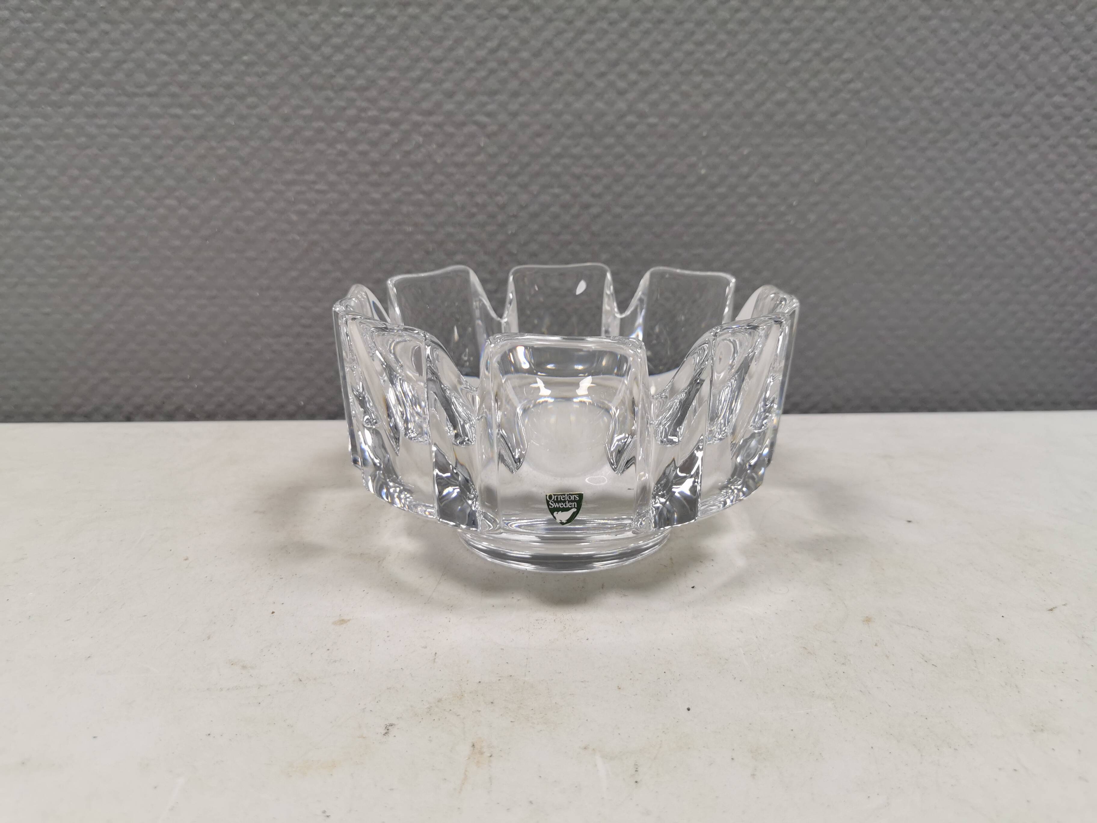 A crystal glass bowl, designed by Lars Hellsten for Orrefors Sweden 1980s
