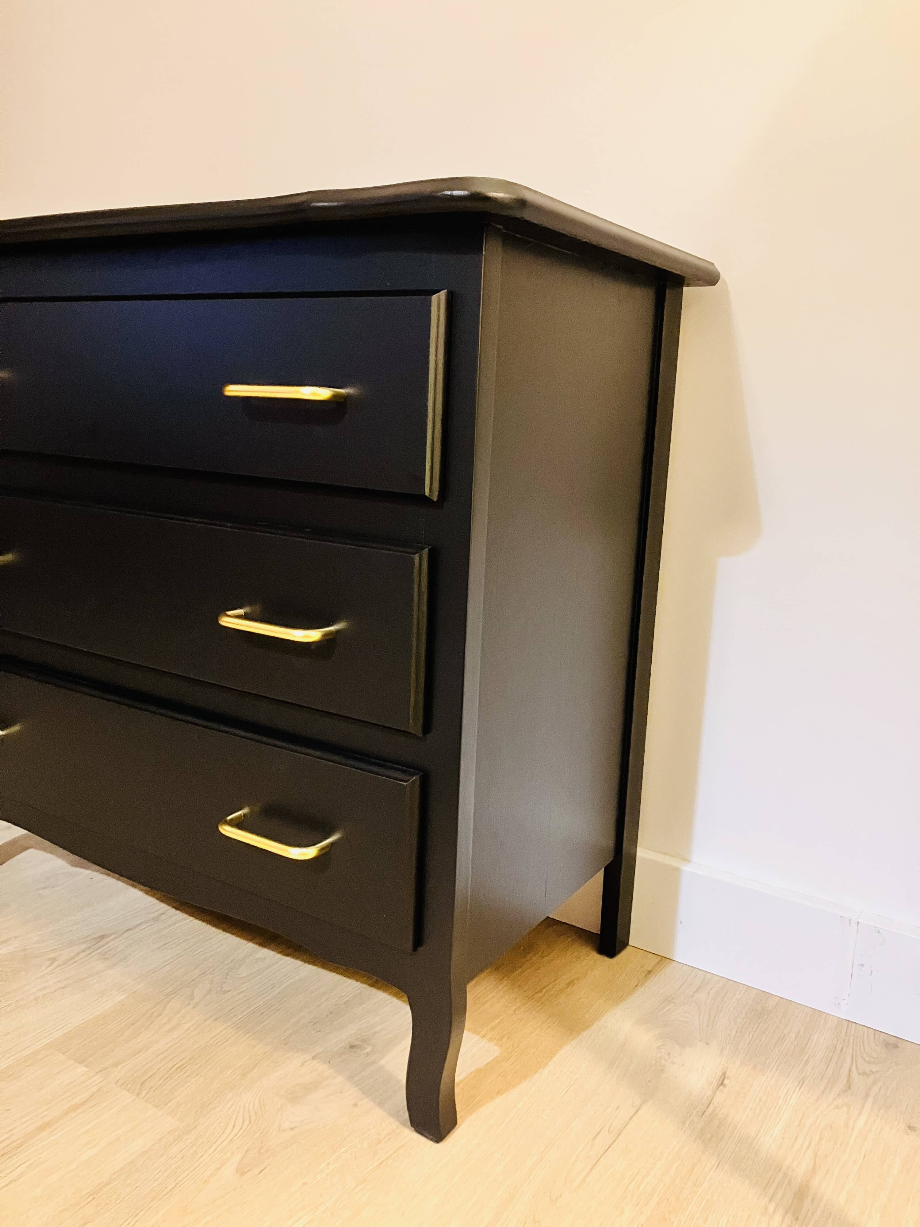 Satin black wooden chest of drawers