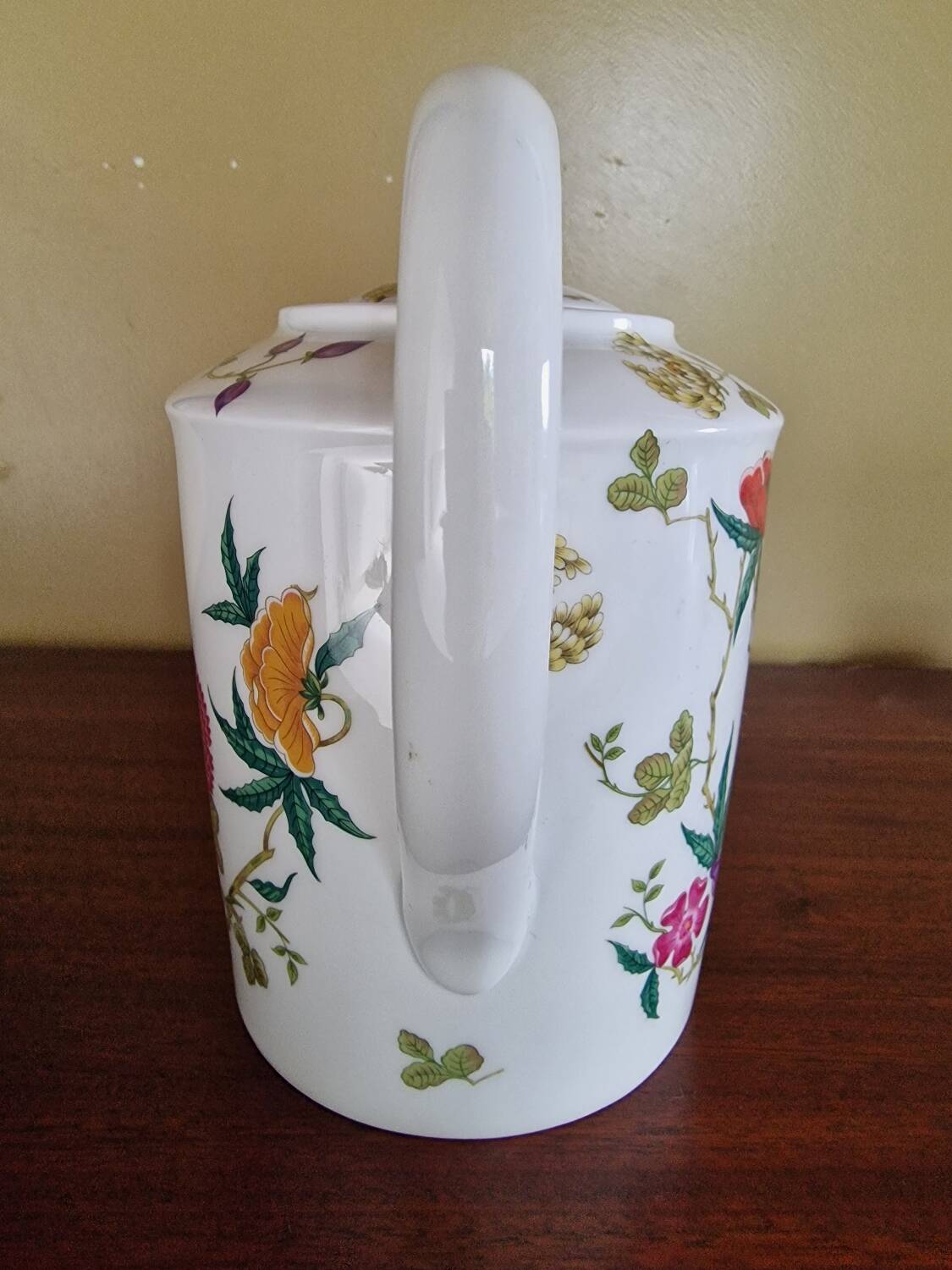 Limoges porcelain coffee pot, teapot or teapot by Reynaud et Cie.