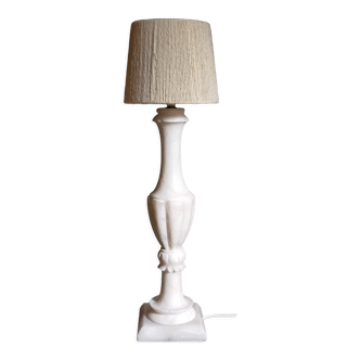 Lampe de table en albâtre, pied balustre, abat-jour en laine vierge