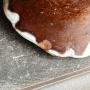 Plat en faîence de Rouen "cul noir"