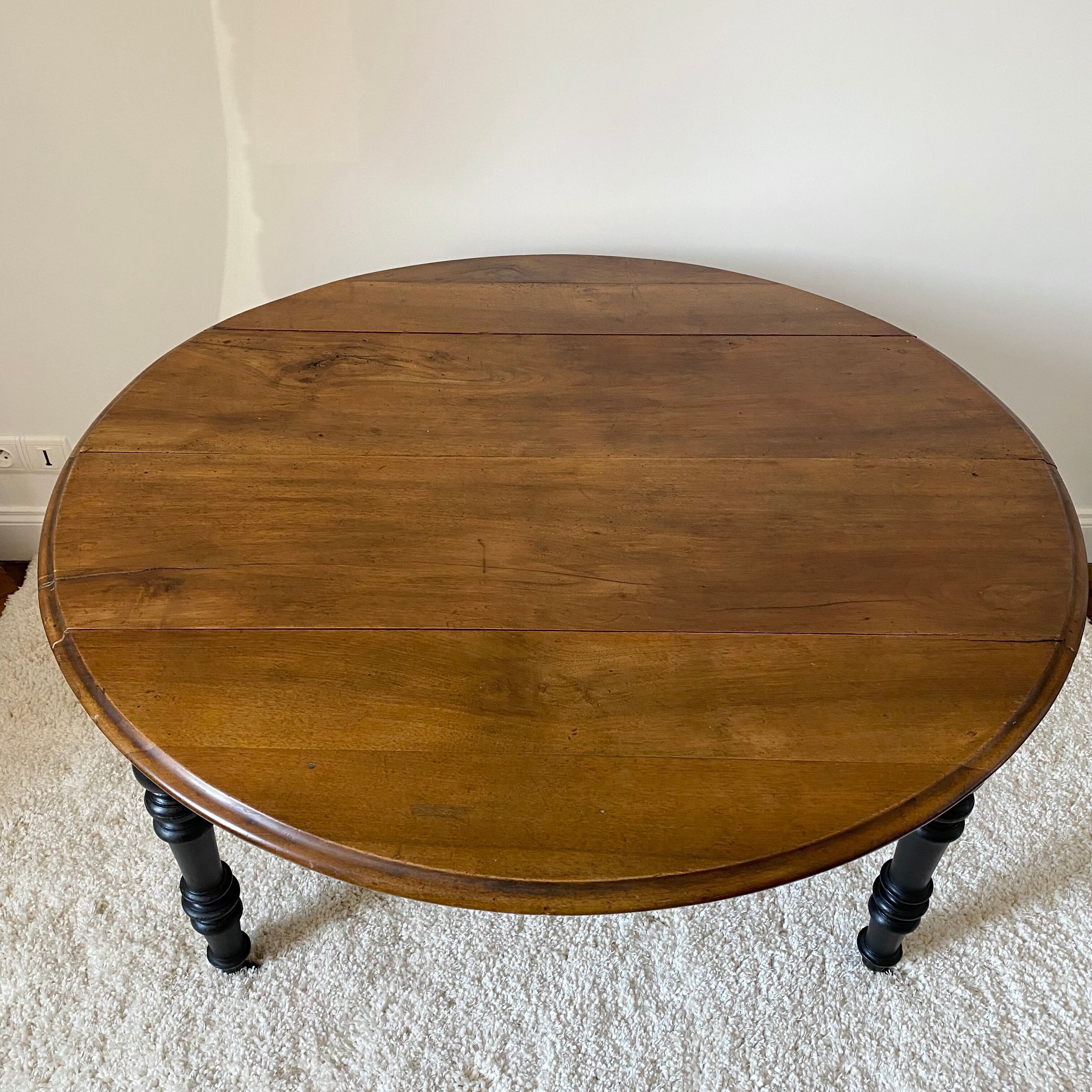 Round table black folding room
