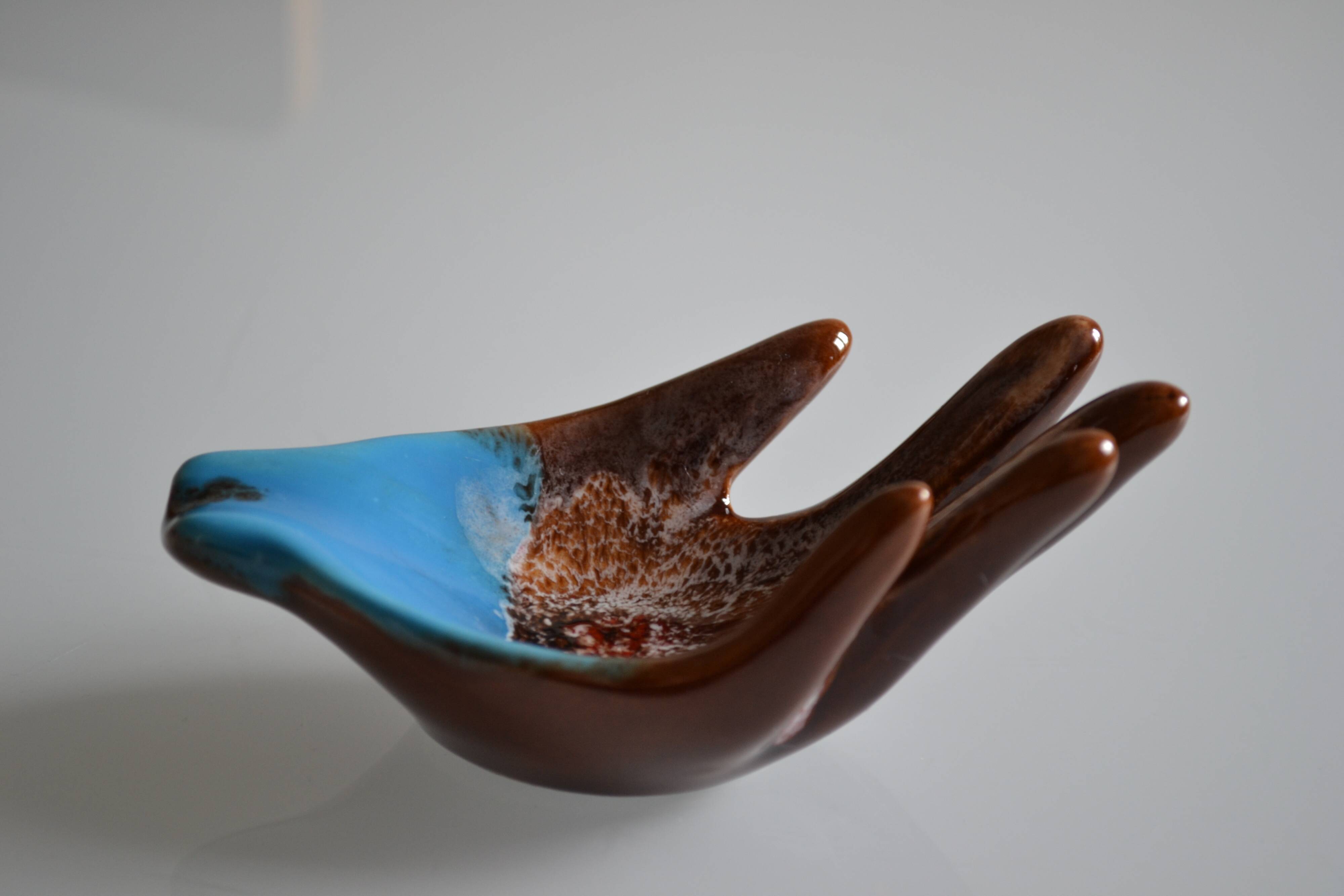 Ceramic pocket tray in the shape of a hand Vallauris France 1970