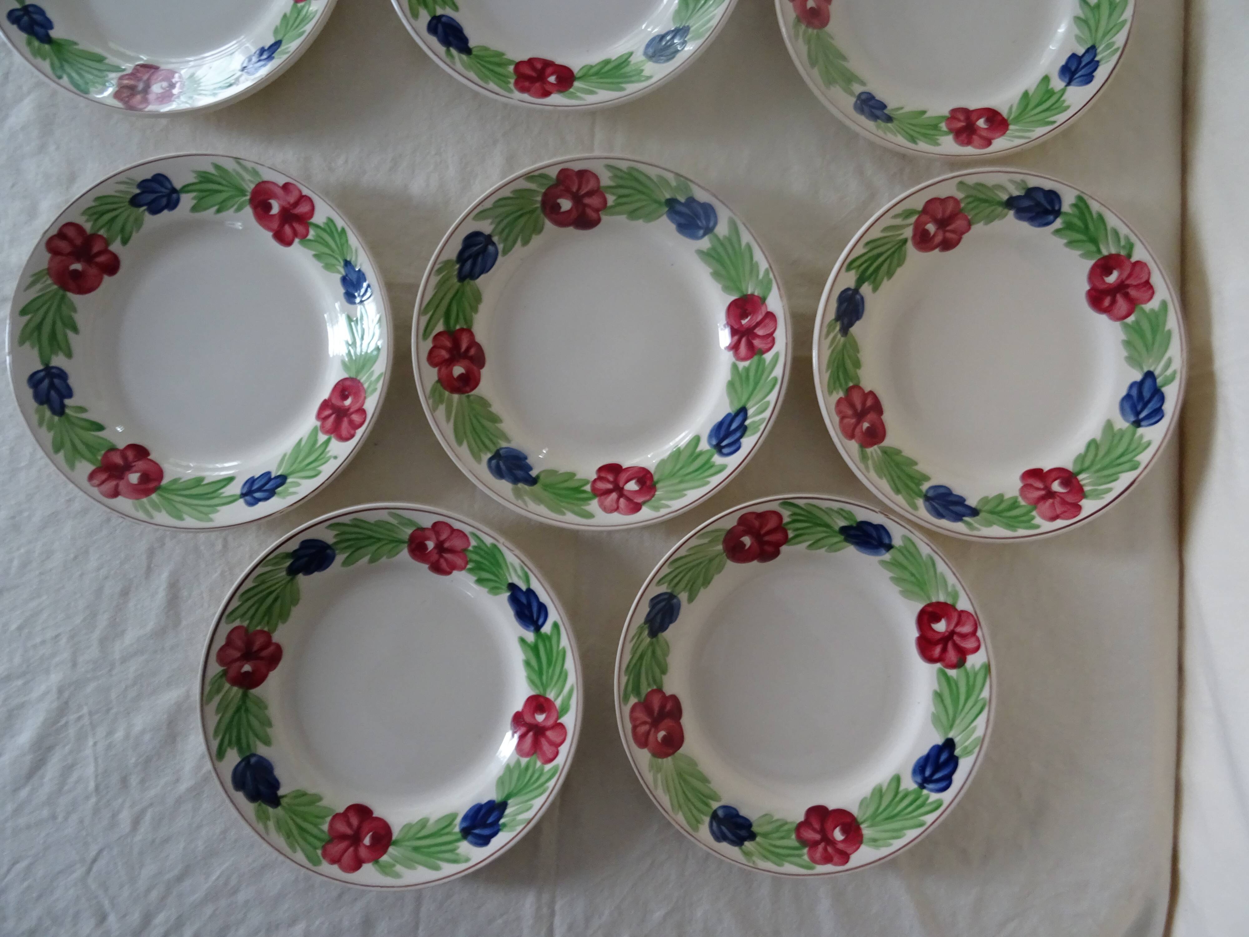 8 old flat plates faience Niderviller decoration flowers blue, red