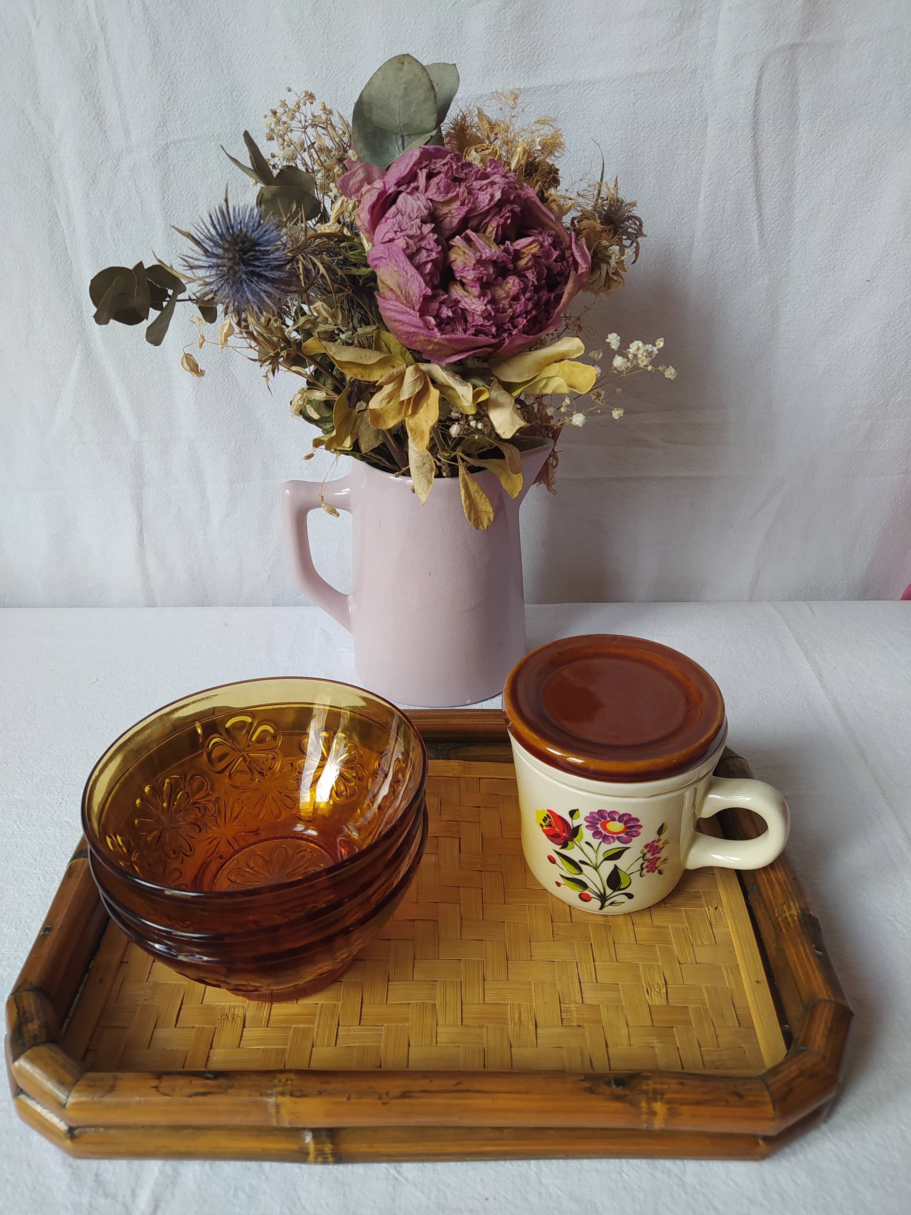 Joli plateau de service en bambou tissé et rotin. Années 70. Vintage.