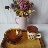 Pretty serving tray in woven bamboo and rattan. 70s. Vintage.