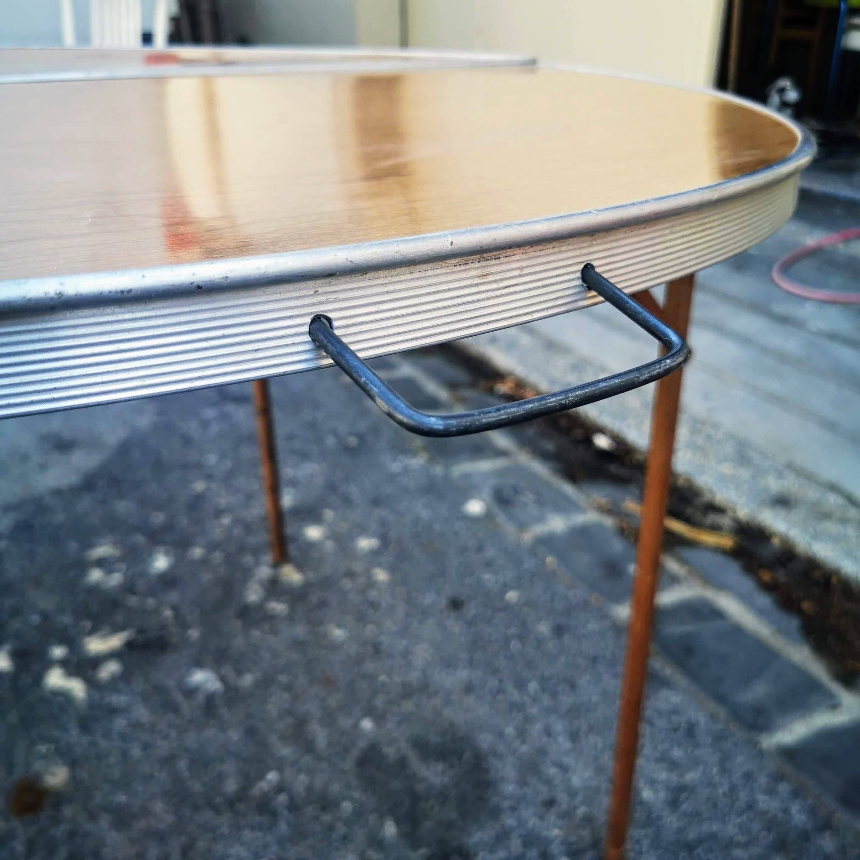 Round camping table