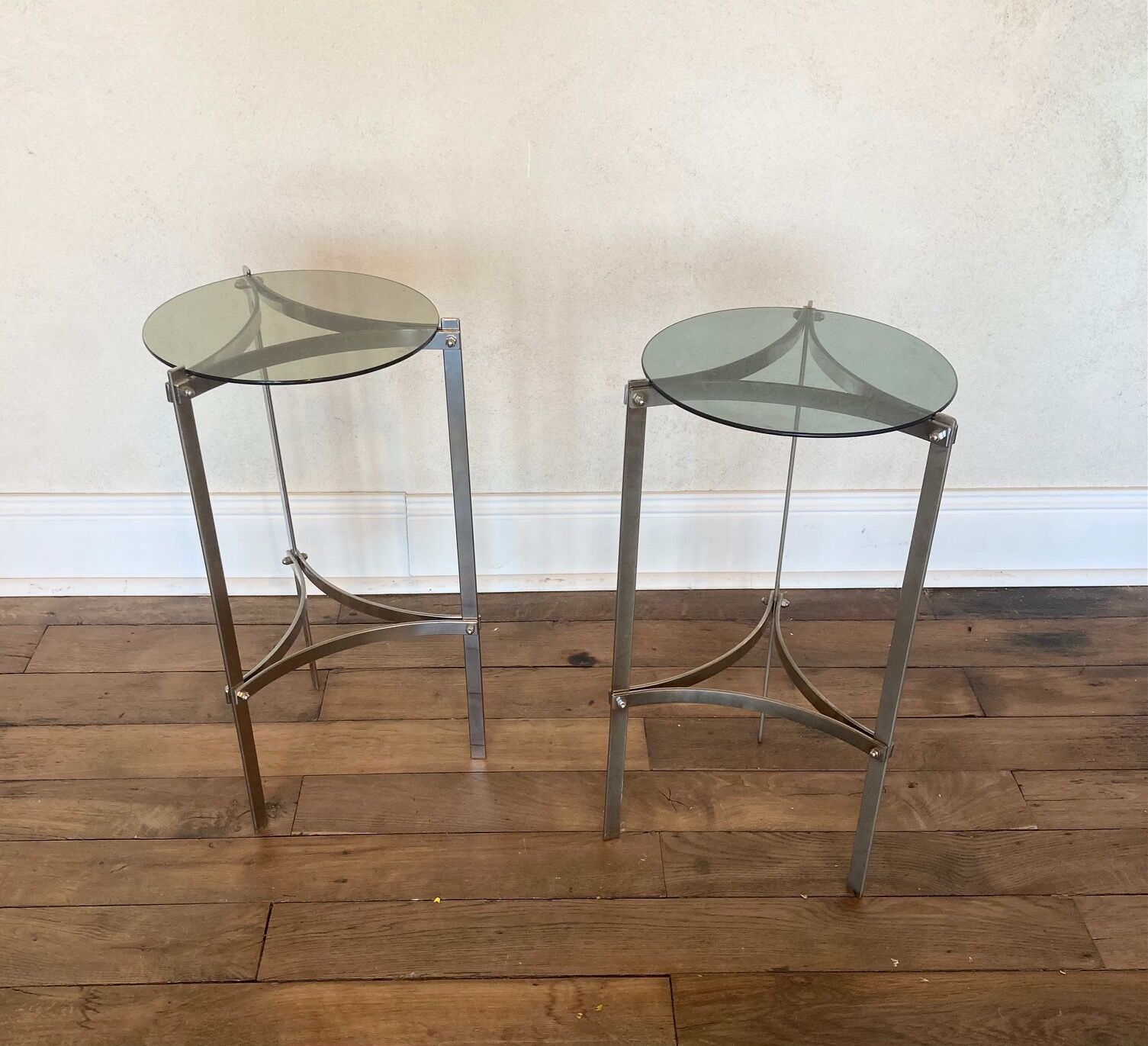 Work from the 70s, pair of chrome metal and glass sofa ends