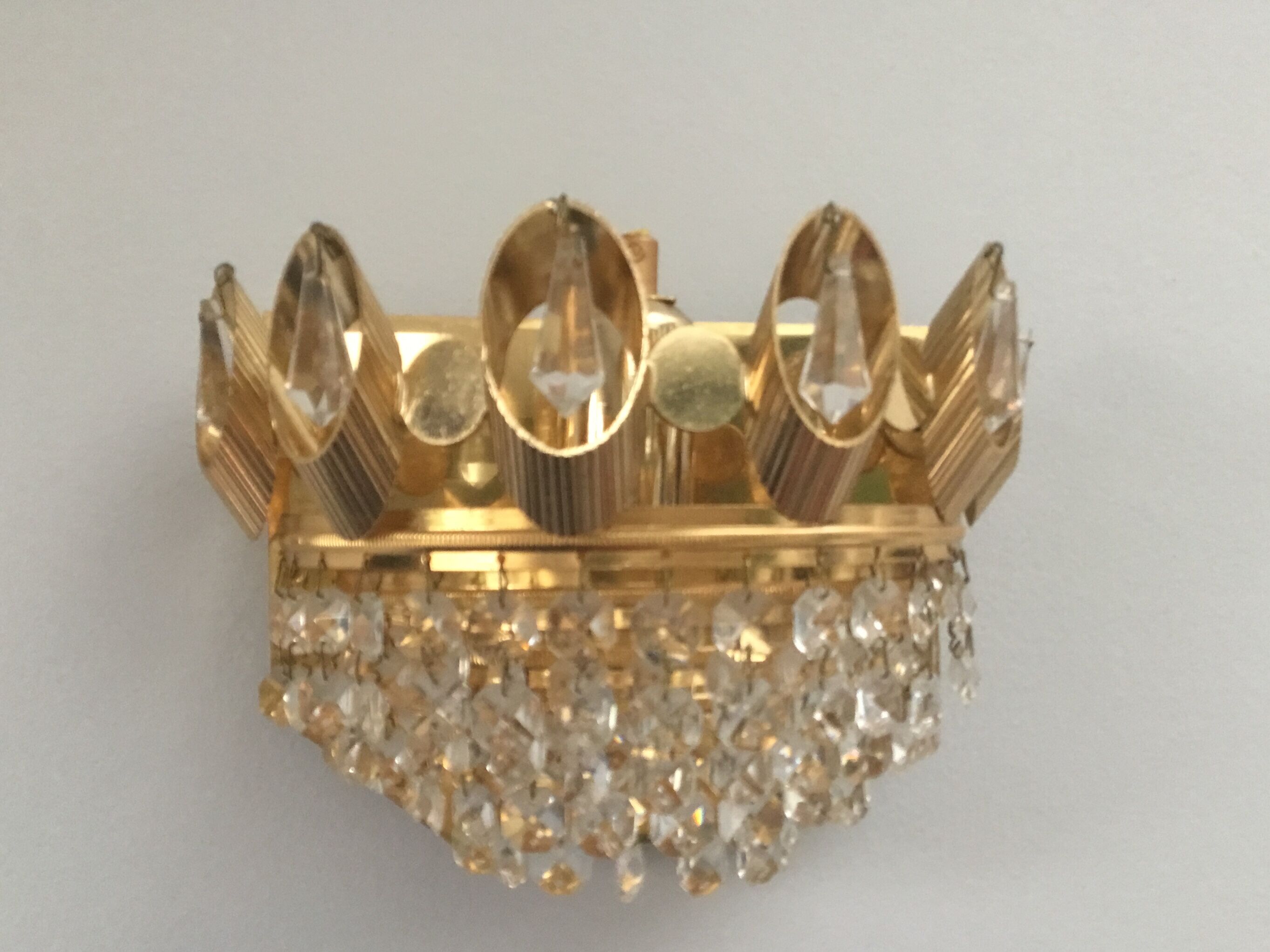 Paire d’appliques laiton et cristal
