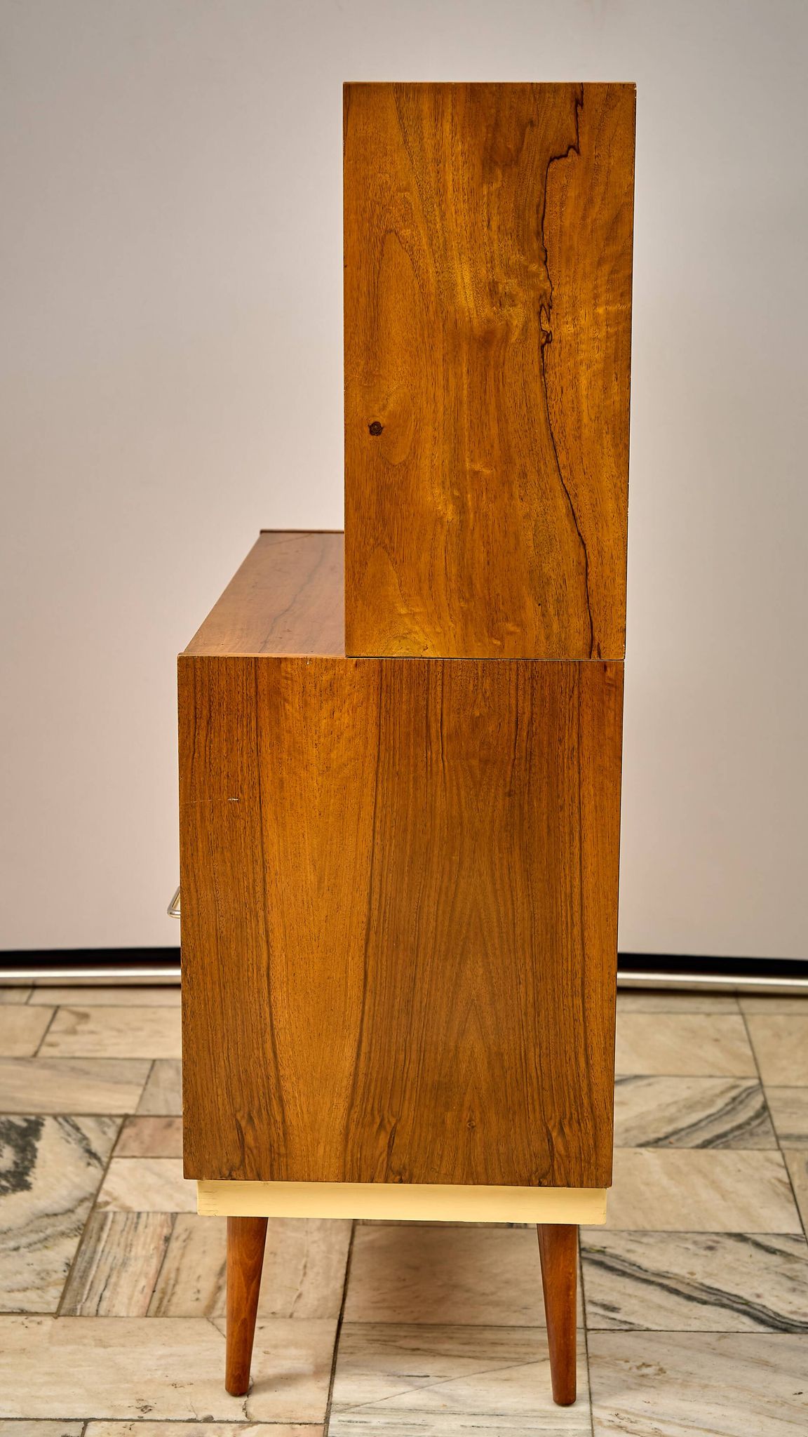 Vitrine du milieu du siècle des années 1960, Tchécoslovaquie