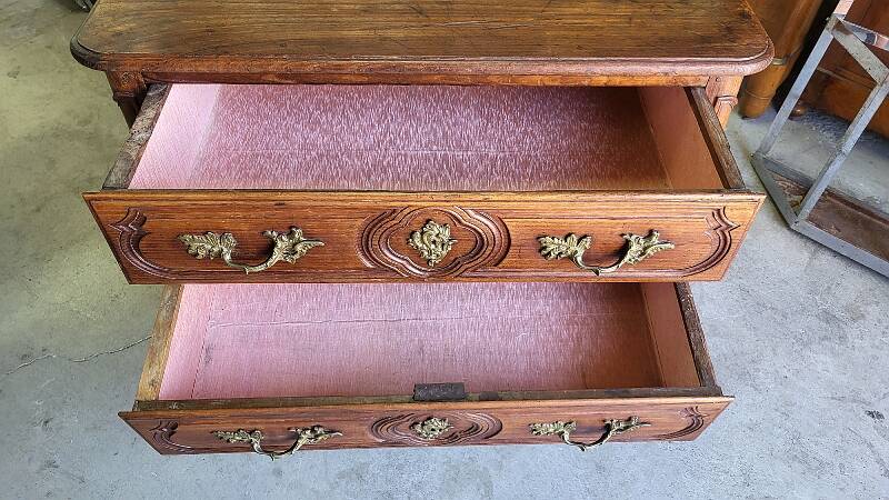 Commode louis xv 2 tiroirs en chene clair du xviii ème siecle ref je