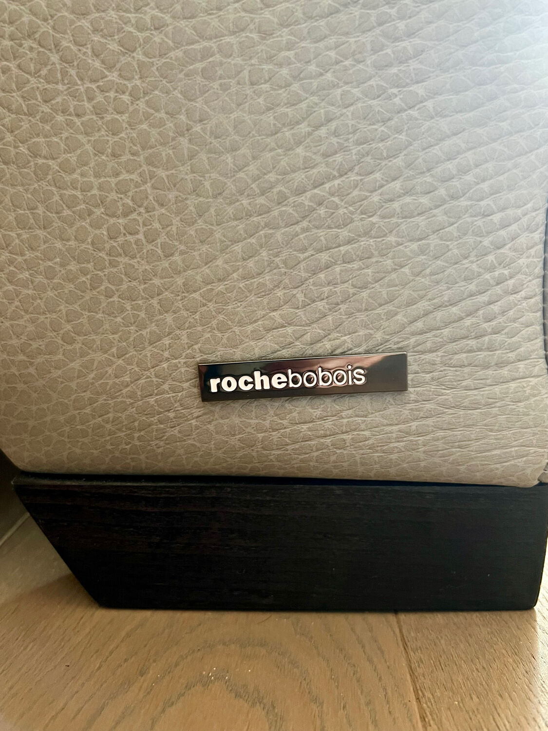 "Sillage" leather canapé/Rochebobois