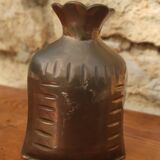 Vase sac en laiton vintage