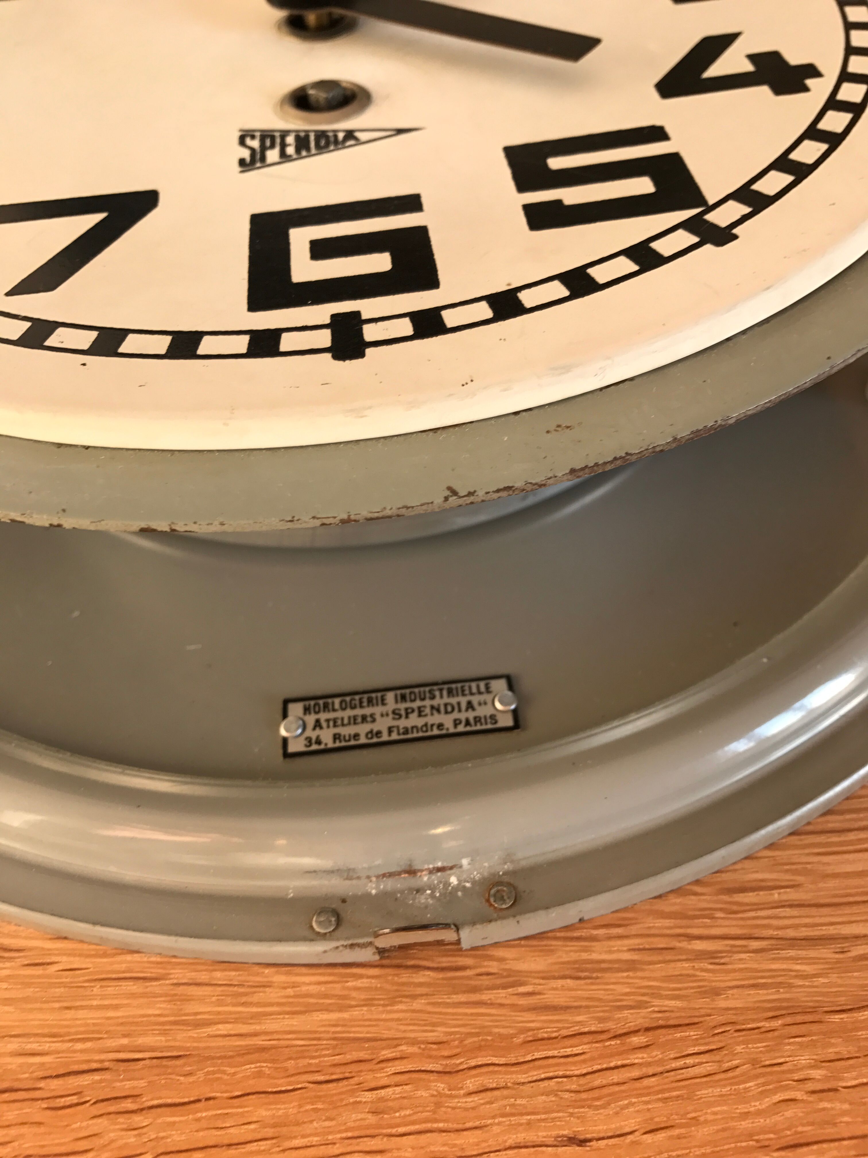 Horloge industrielle