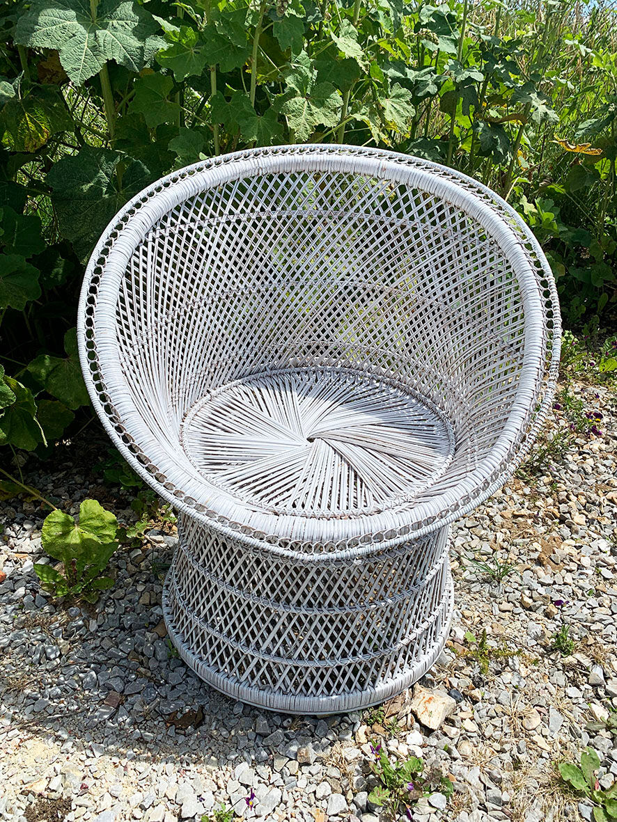 Old white rattan living room: 5 pieces of furniture