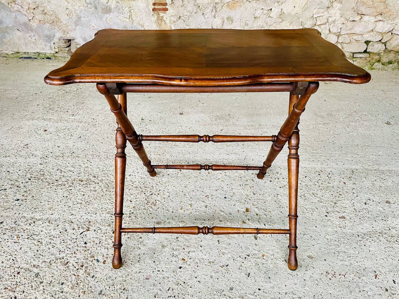Folding side table in turned wood and marquetry circa 30's/40's