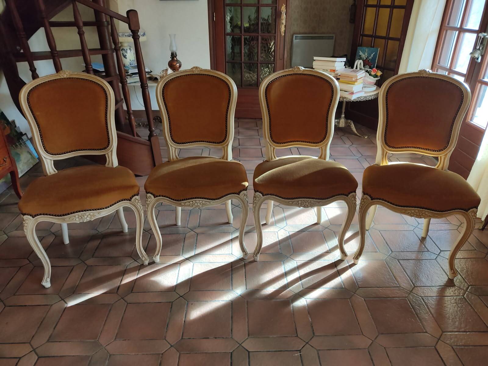 Set of 4 Louis XV velvet chairs