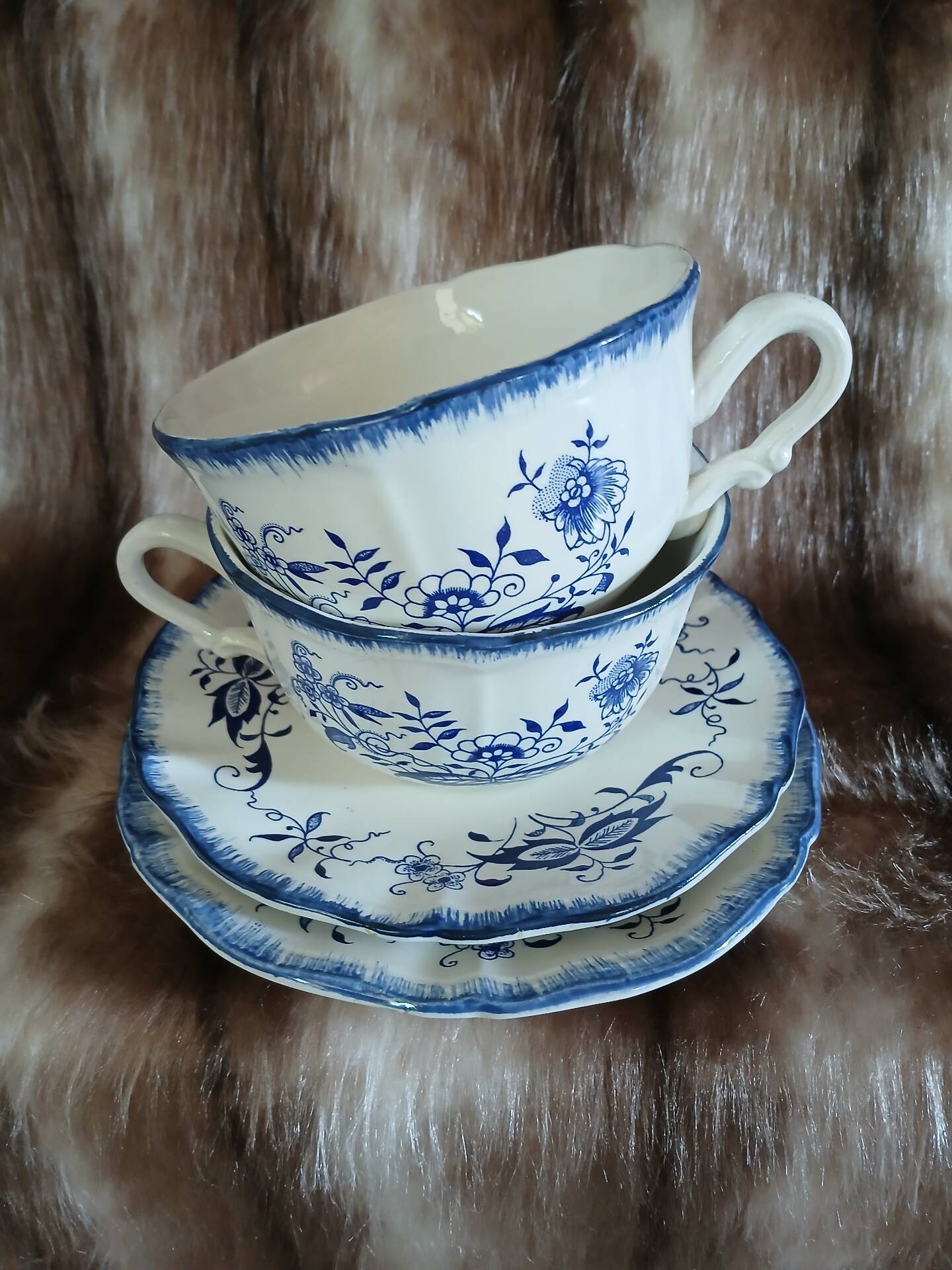 2 antique Lancaster cups