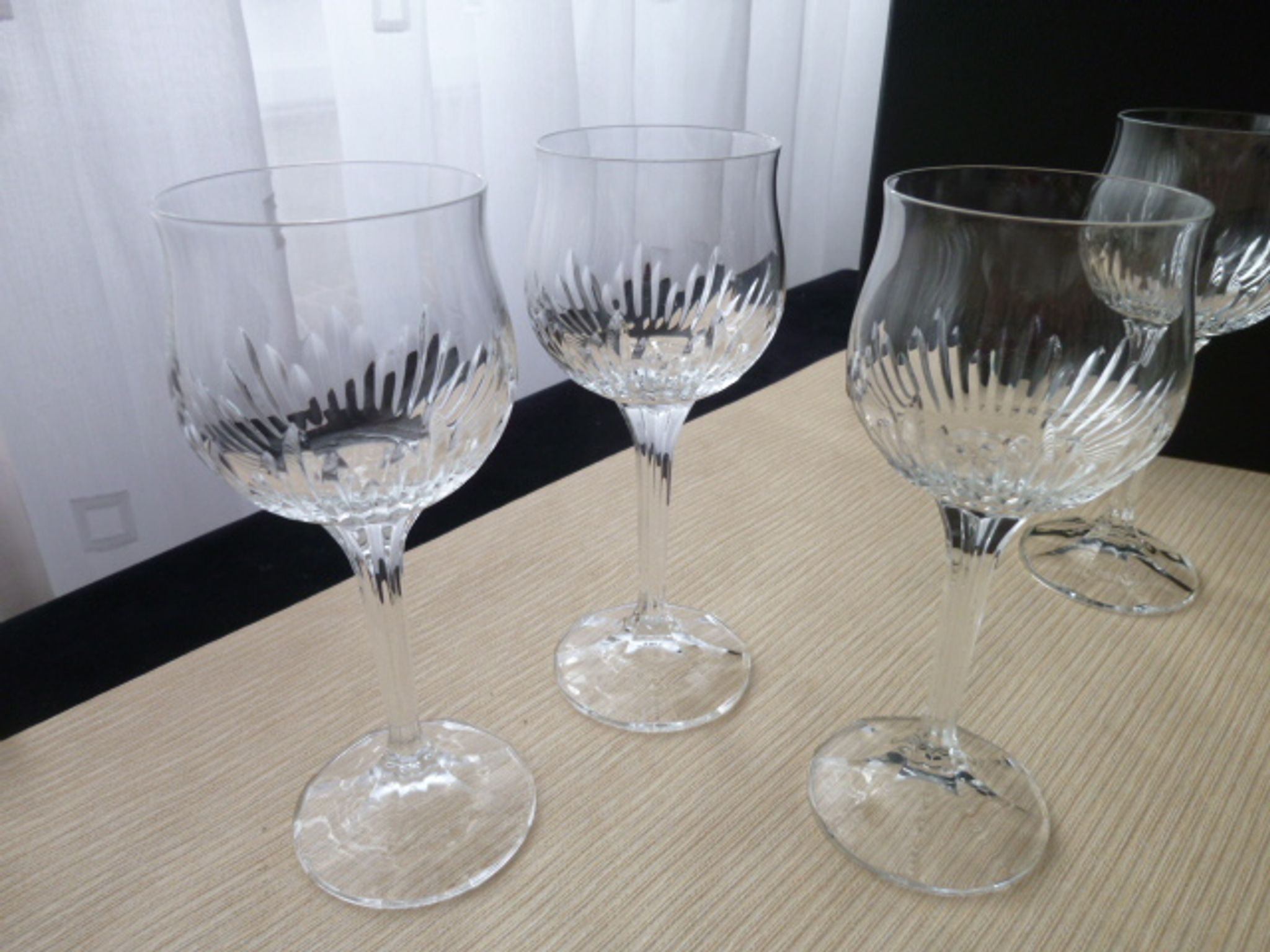 Set of 6 glasses of rosé or red wine in crystalline