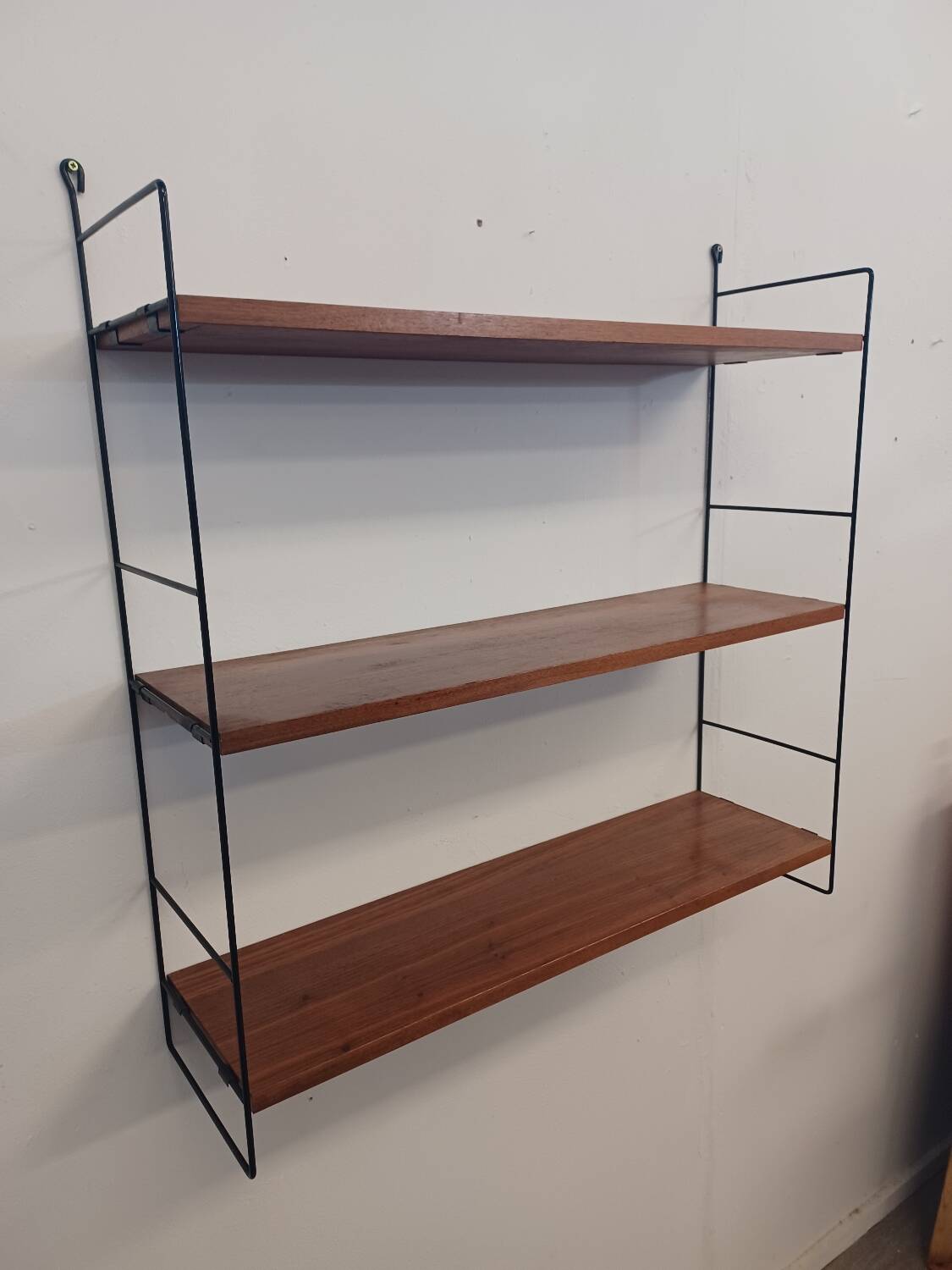 Étagère murale années 60,String,noyer