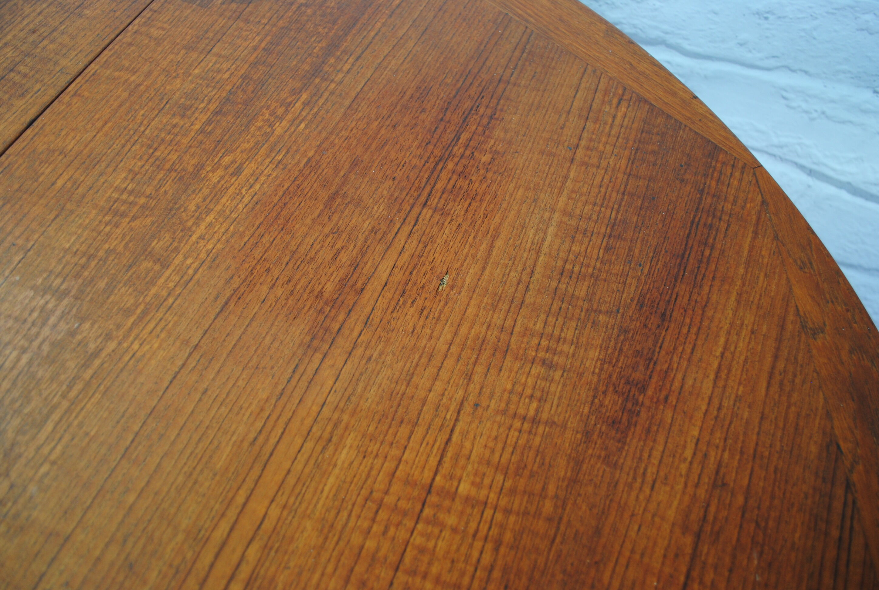 Table to eat expandable in teck