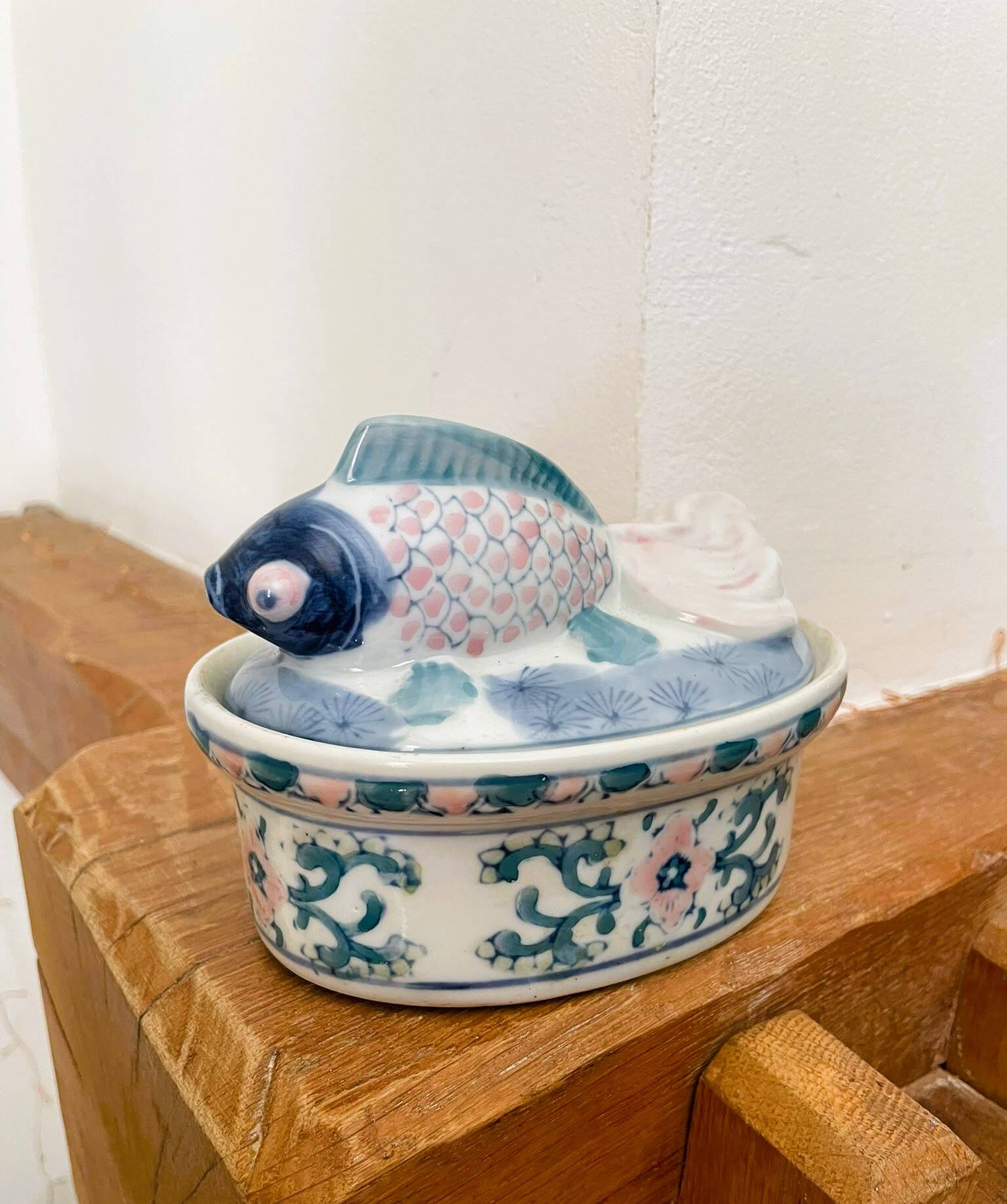 Boite carpe koï vintage