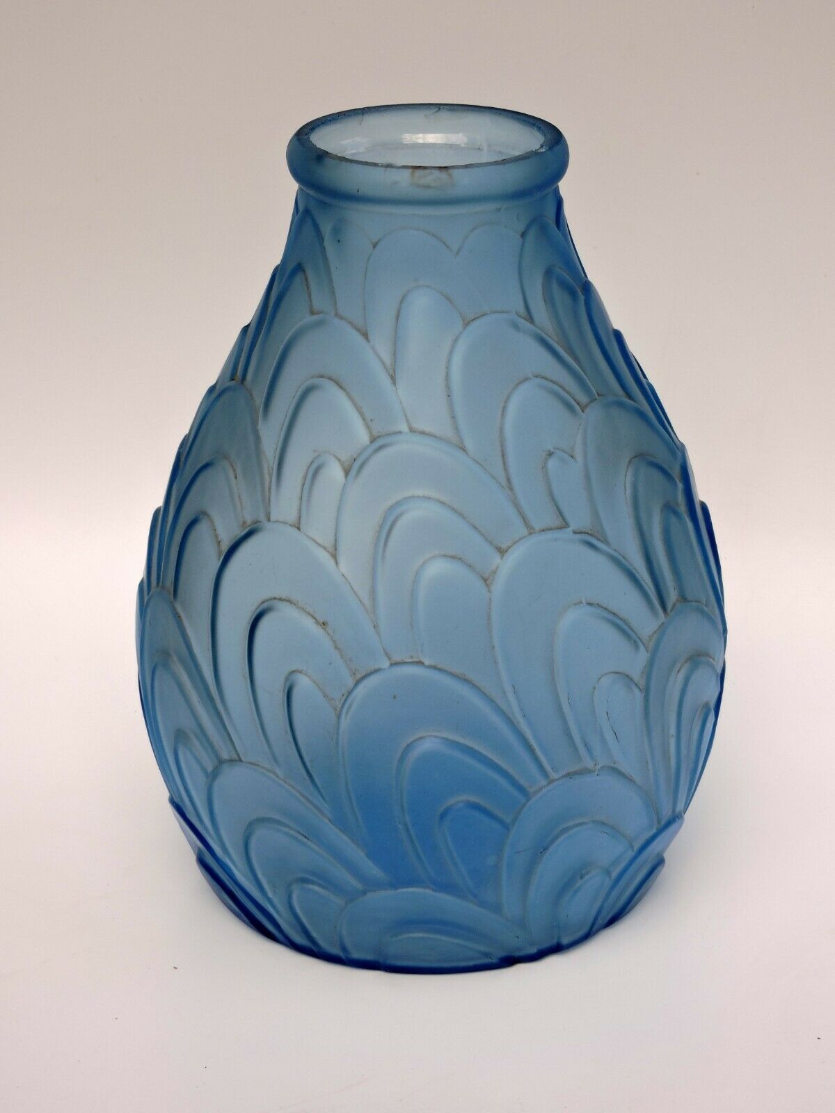 Large vase art deco scaly pattern by Sars France